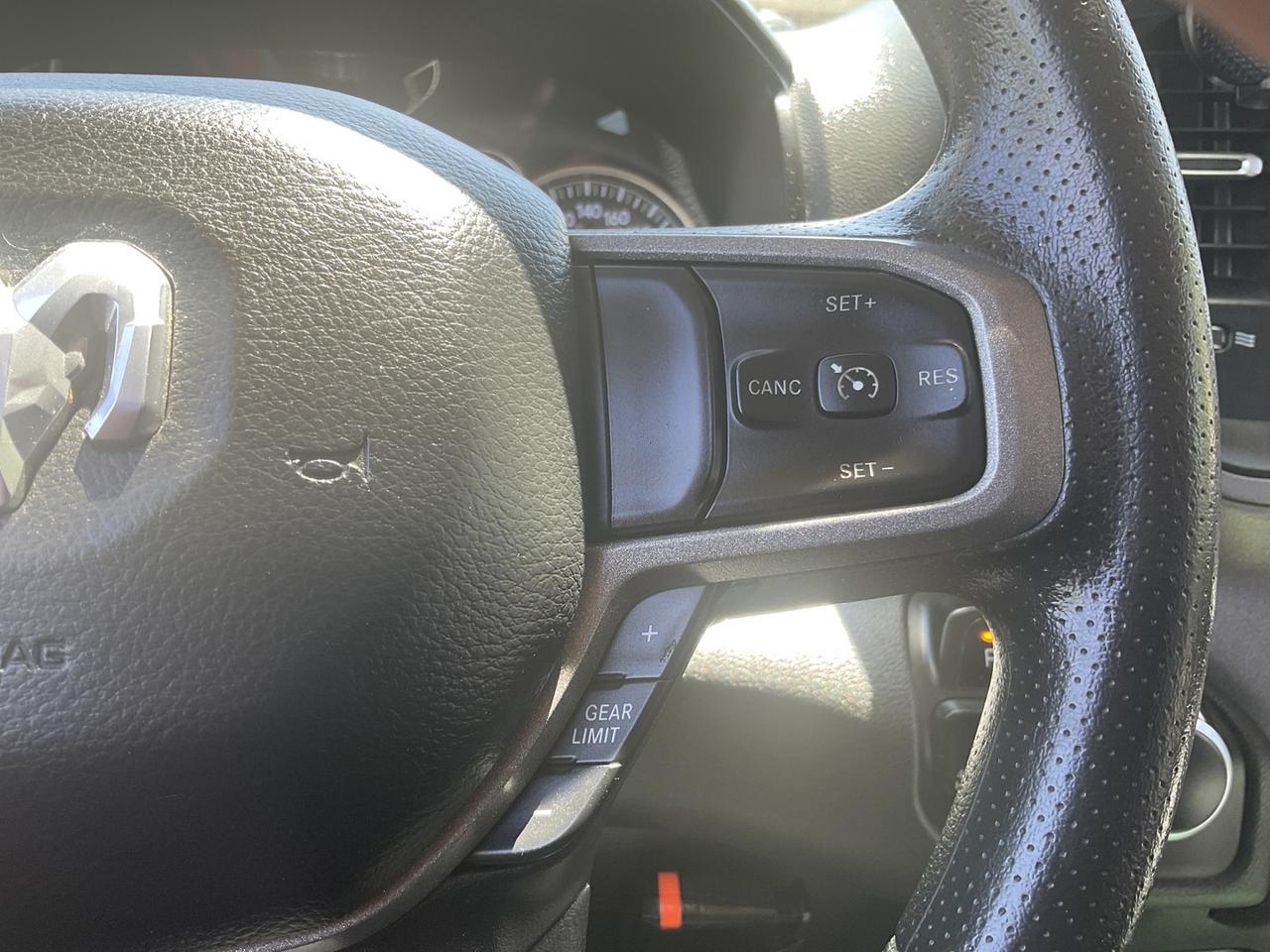 2020 RAM 1500 Tradesman Crew Cab SB 4WD - LEATHER! BACK-UP CAM! Photo