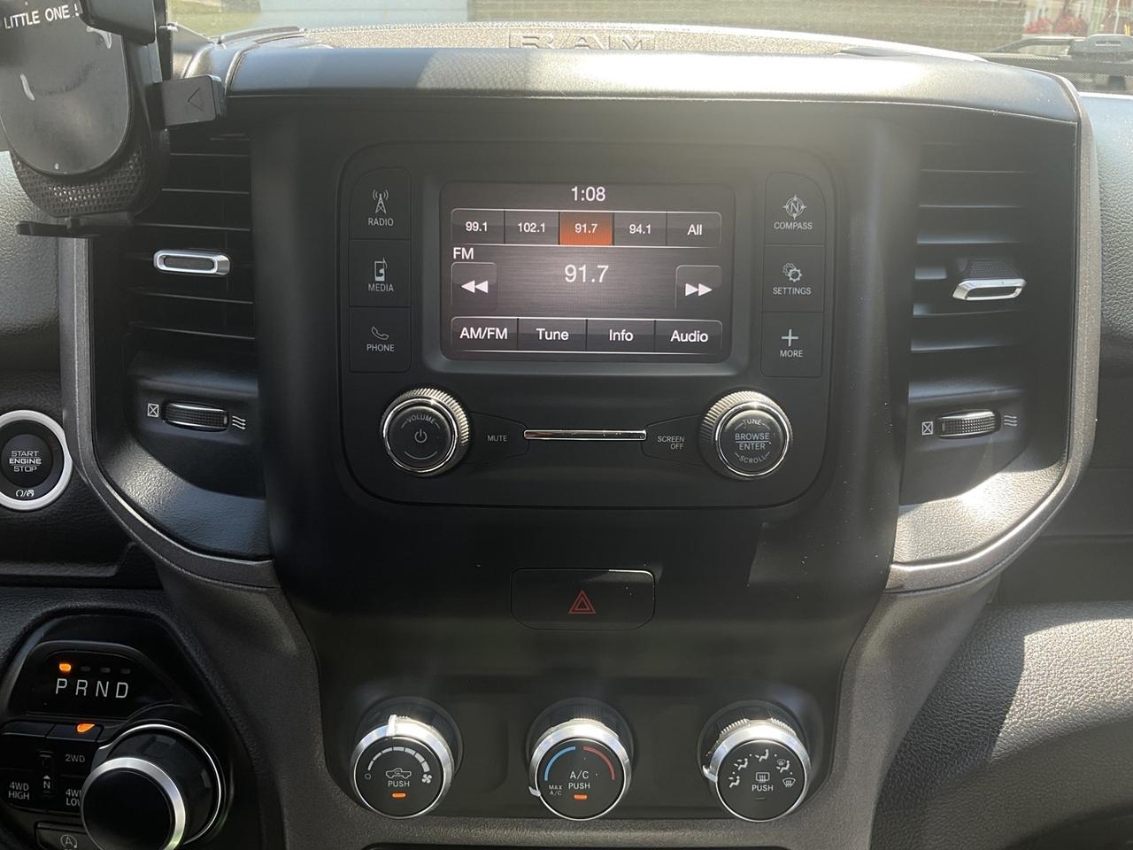 2020 RAM 1500 Tradesman Crew Cab SB 4WD - LEATHER! BACK-UP CAM! Photo