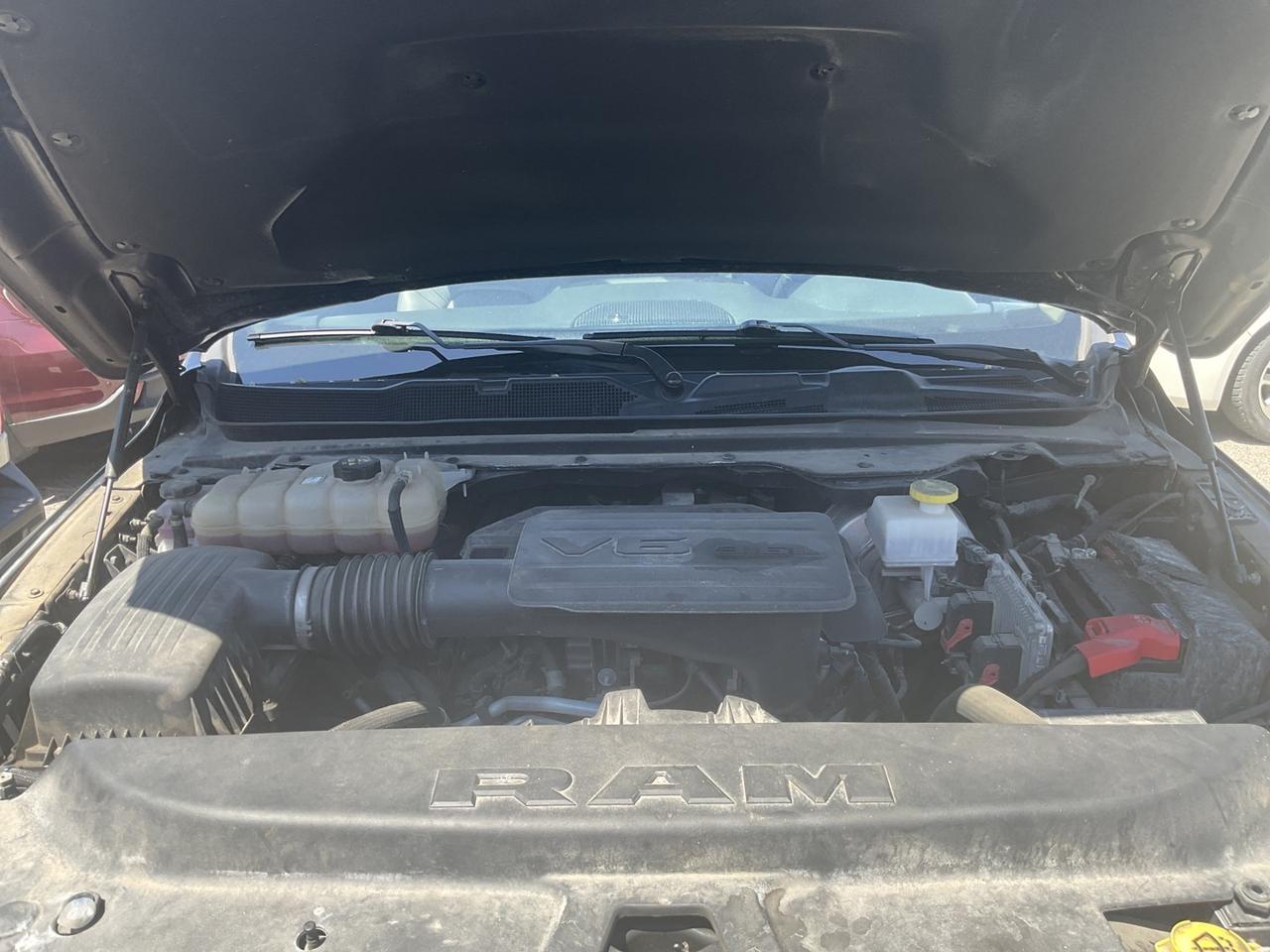 2020 RAM 1500 Tradesman Crew Cab SB 4WD - LEATHER! BACK-UP CAM! Photo