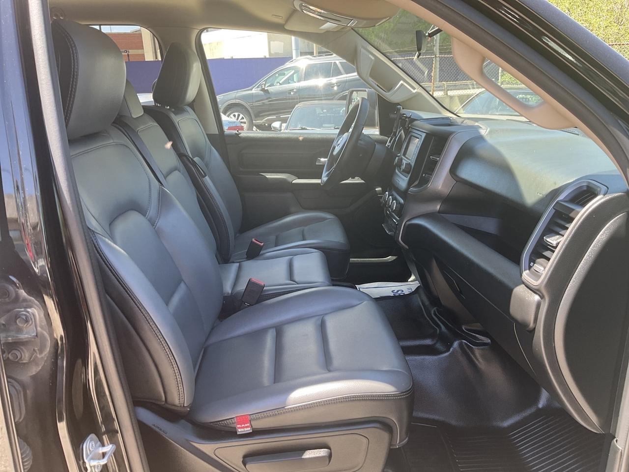 2020 RAM 1500 Tradesman Crew Cab SB 4WD - LEATHER! BACK-UP CAM! Photo