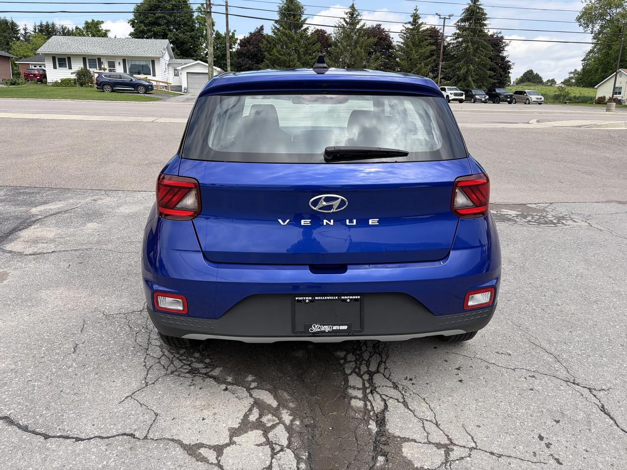 2022 Hyundai Venue Essential  ** CALL PICTON 1*866*979*8802 Photo3