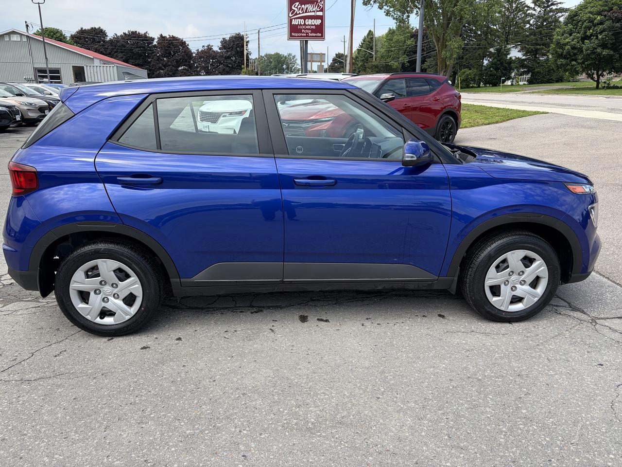 2022 Hyundai Venue Essential  ** CALL PICTON 1*866*979*8802 Photo