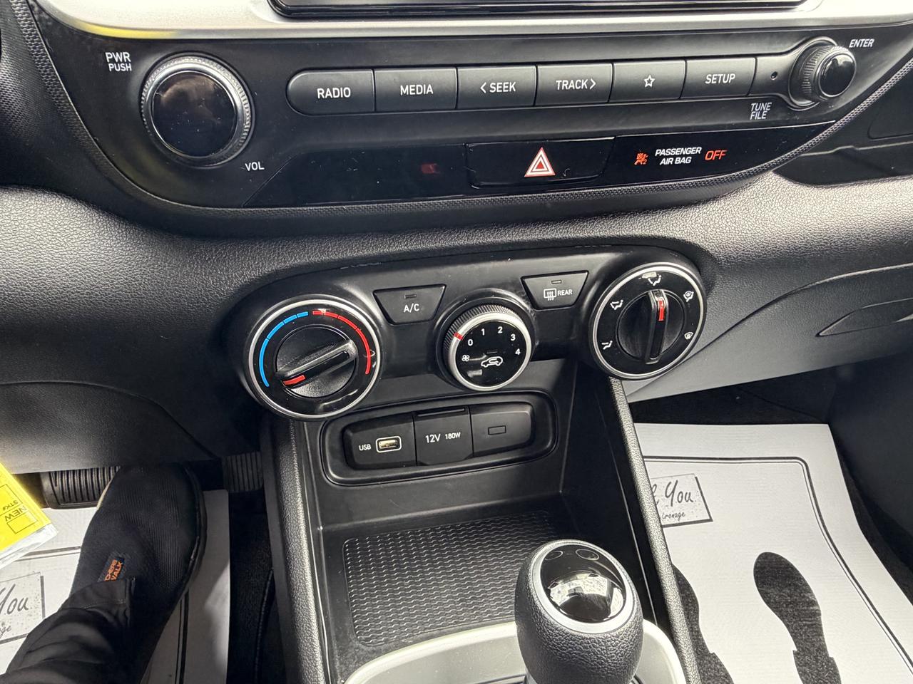 2022 Hyundai Venue Essential  ** CALL PICTON 1*866*979*8802 Photo