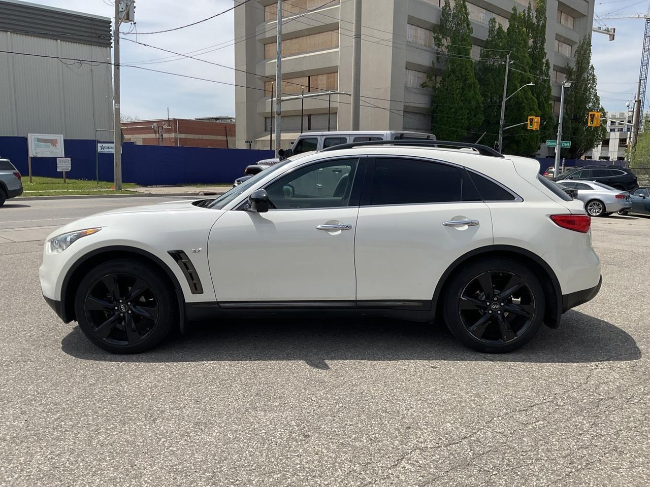 2017 Infiniti QX70 S AWD - LEATHER! NAV!360 CAM! SUNROOF! COOLED SEAT Photo