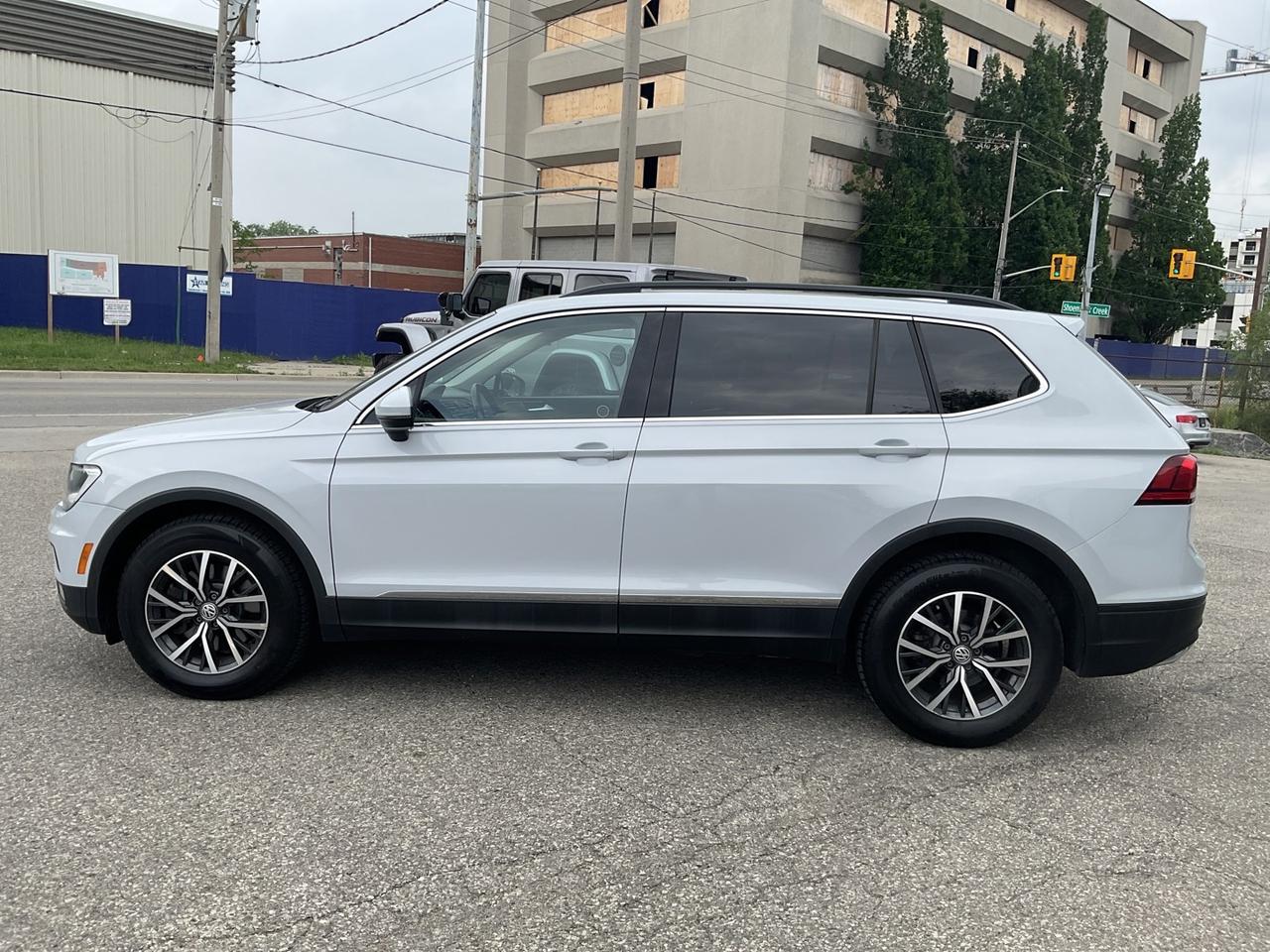 2018 Volkswagen Tiguan Comfortline 4Motion AWD - LEATHER! NAV! BACK-UP CA Photo