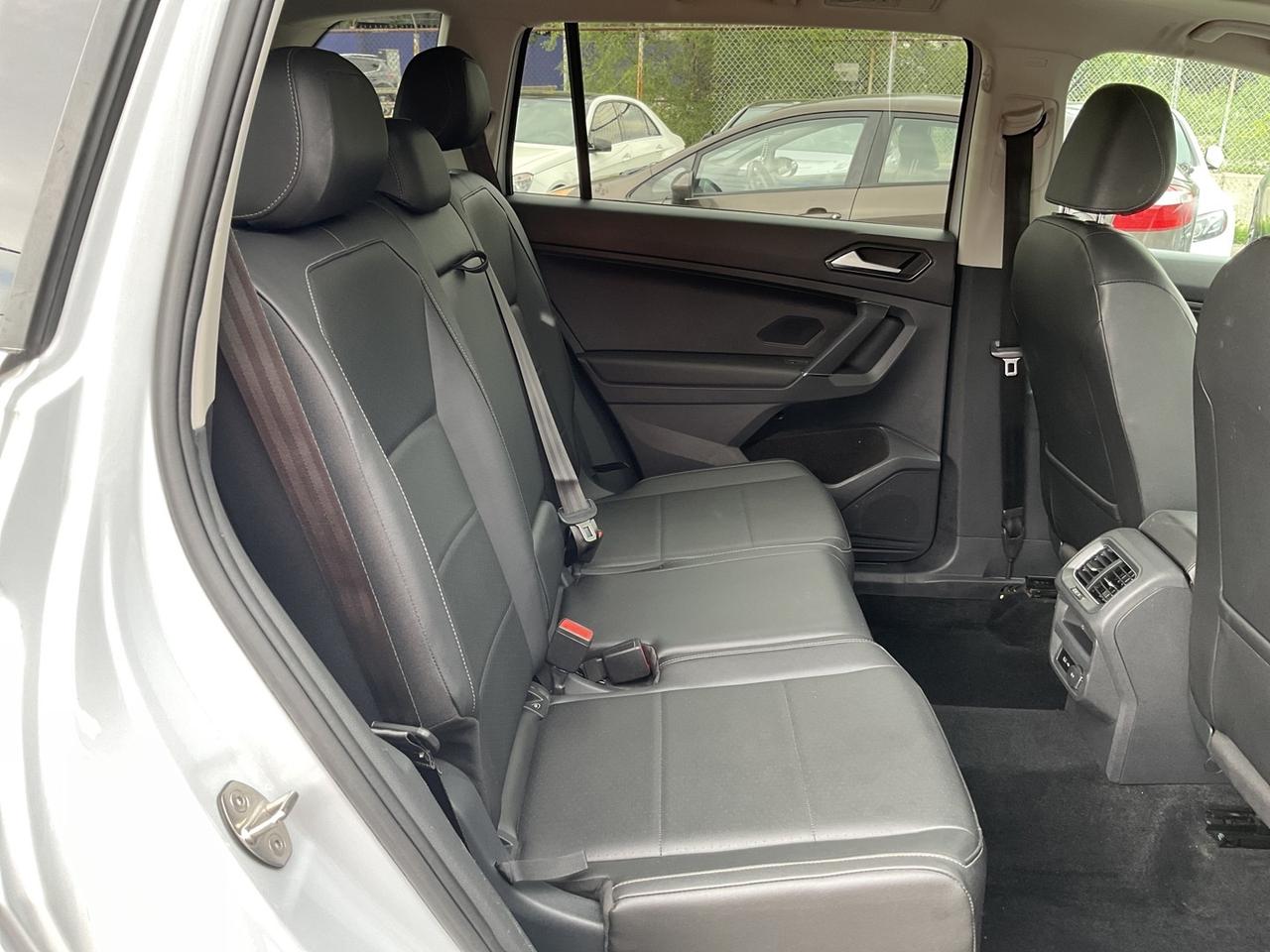 2018 Volkswagen Tiguan Comfortline 4Motion AWD - LEATHER! NAV! BACK-UP CA Photo