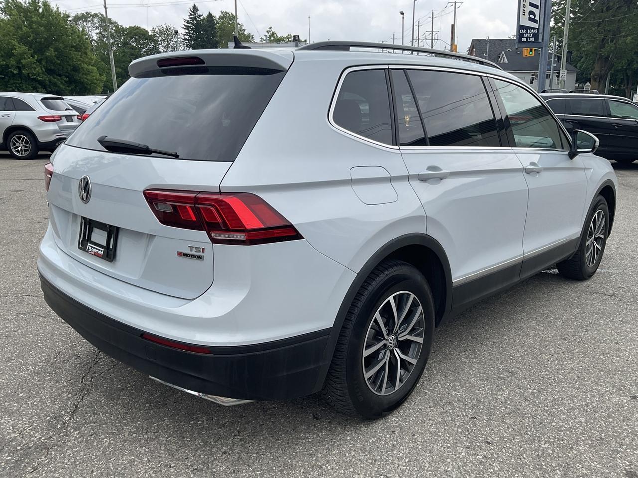 2018 Volkswagen Tiguan Comfortline 4Motion AWD - LEATHER! NAV! BACK-UP CA Photo