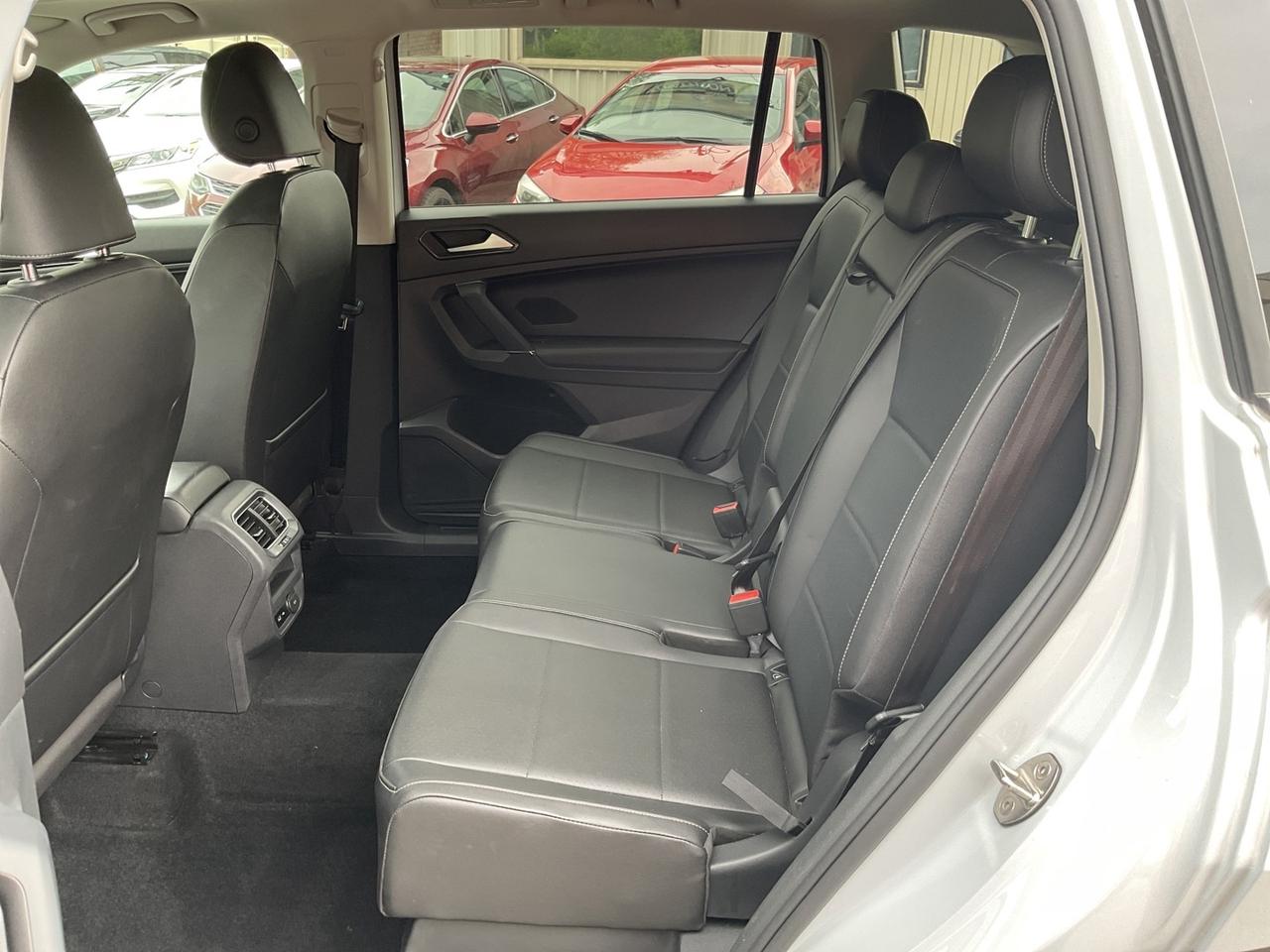 2018 Volkswagen Tiguan Comfortline 4Motion AWD - LEATHER! NAV! BACK-UP CA Photo
