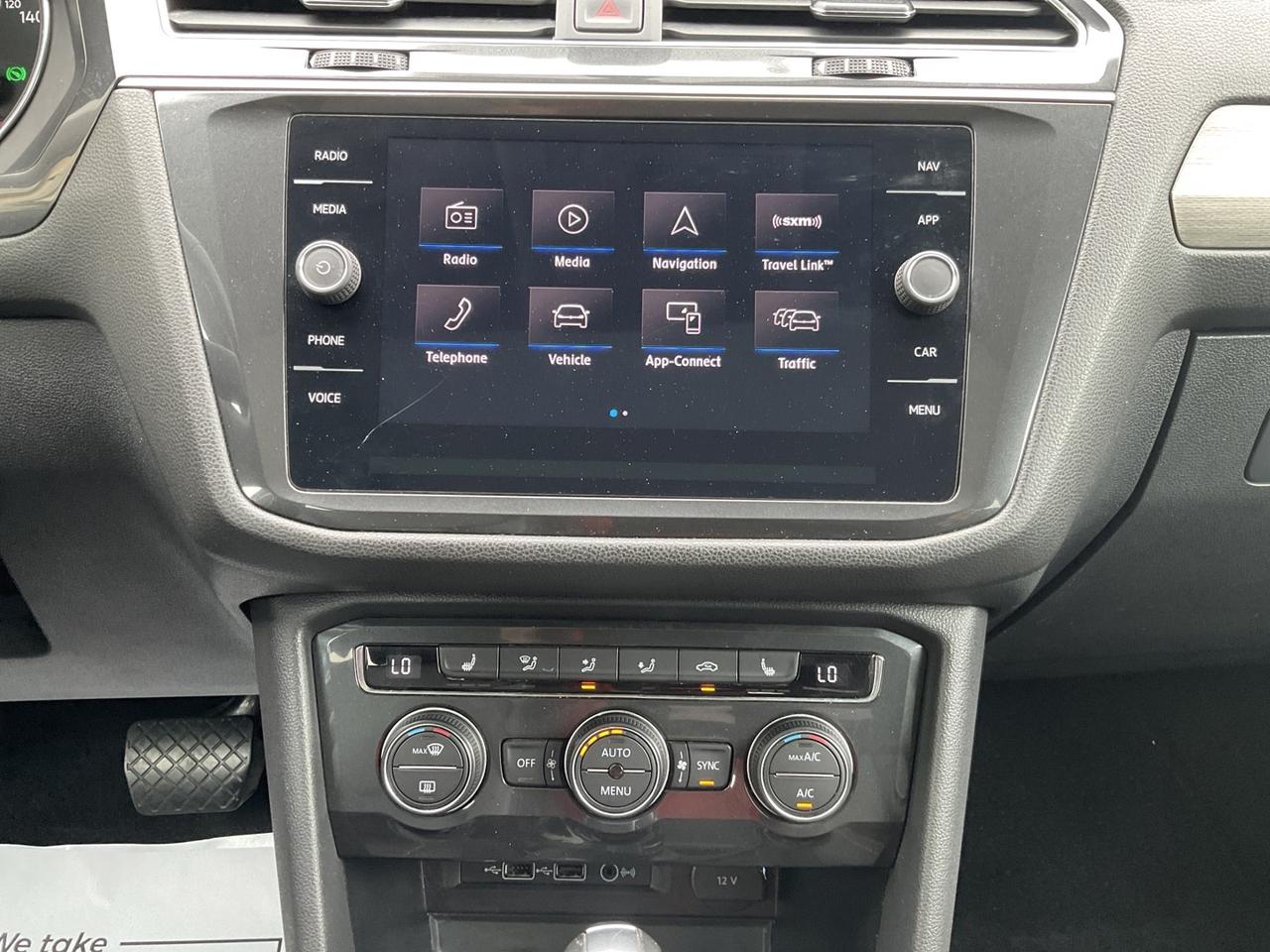 2018 Volkswagen Tiguan Comfortline 4Motion AWD - LEATHER! NAV! BACK-UP CA Photo