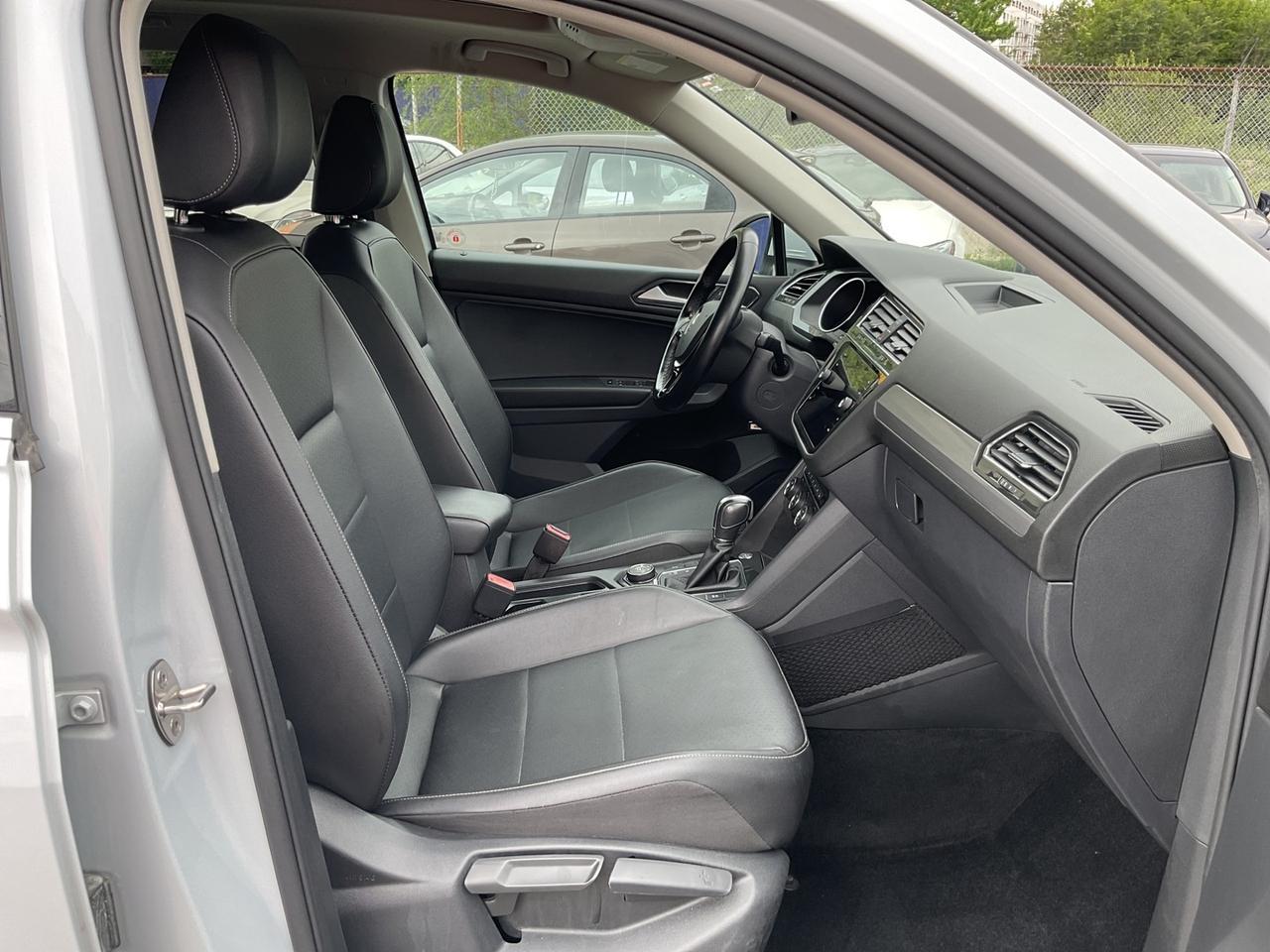 2018 Volkswagen Tiguan Comfortline 4Motion AWD - LEATHER! NAV! BACK-UP CA Photo