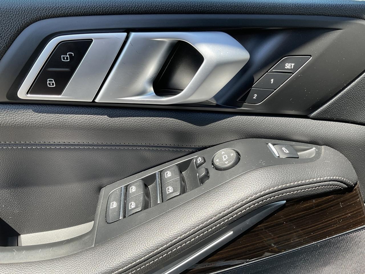 2019 BMW X5 xDrive40i - LTHR! NAV! BACK-UP CAM! BSM! PANO ROOF Photo