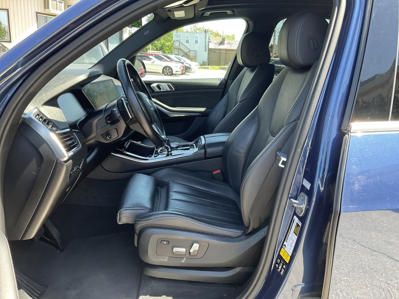 2019 BMW X5 xDrive40i - LTHR! NAV! BACK-UP CAM! BSM! PANO ROOF Photo