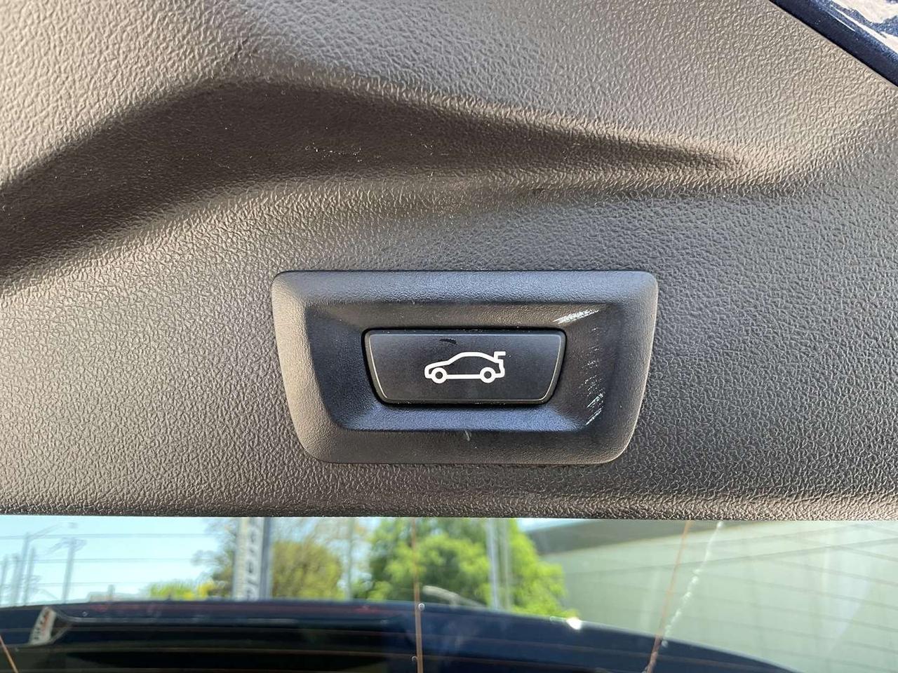 2019 BMW X5 xDrive40i - LTHR! NAV! BACK-UP CAM! BSM! PANO ROOF! Photo