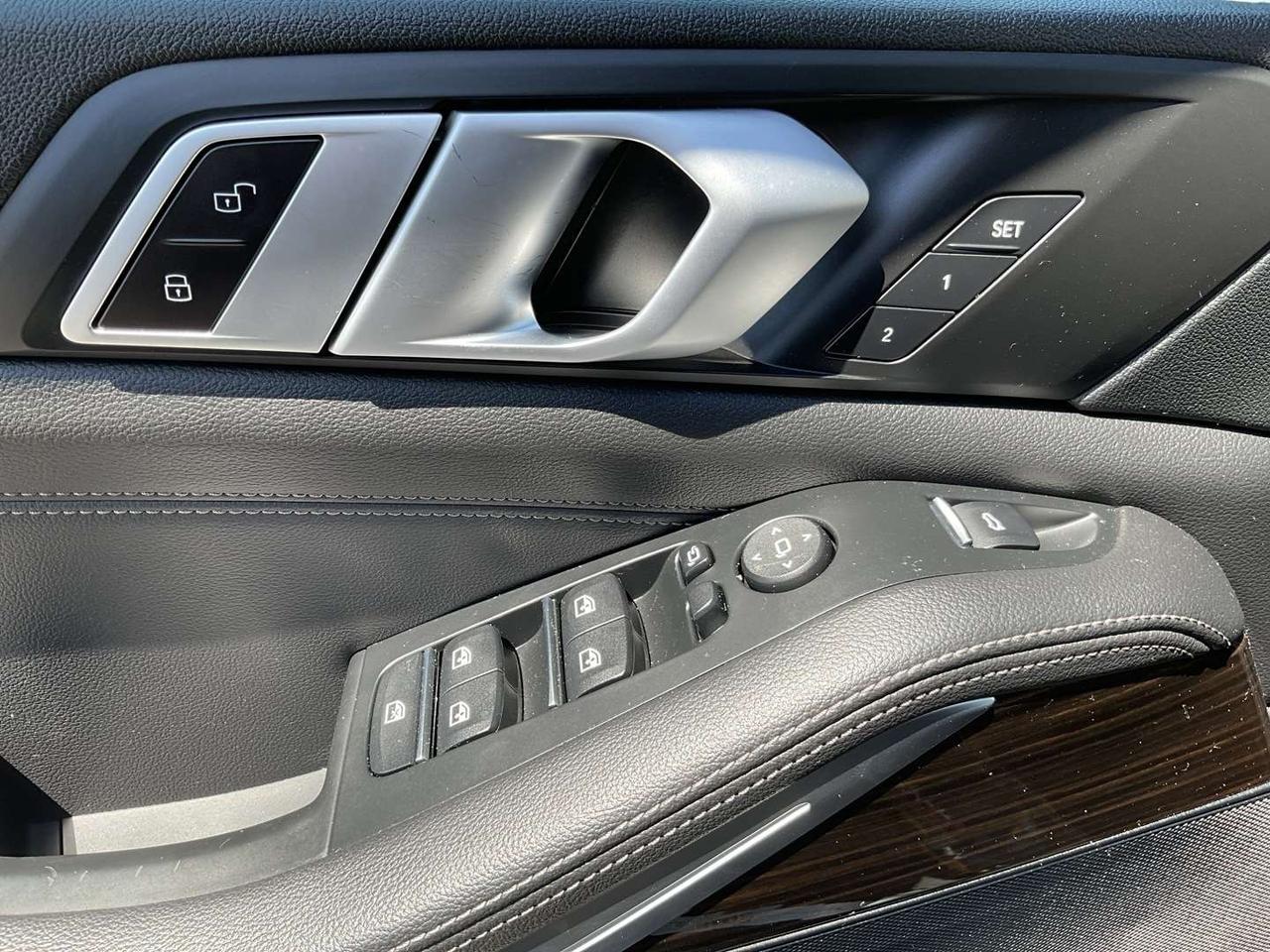2019 BMW X5 xDrive40i - LTHR! NAV! BACK-UP CAM! BSM! PANO ROOF! Photo
