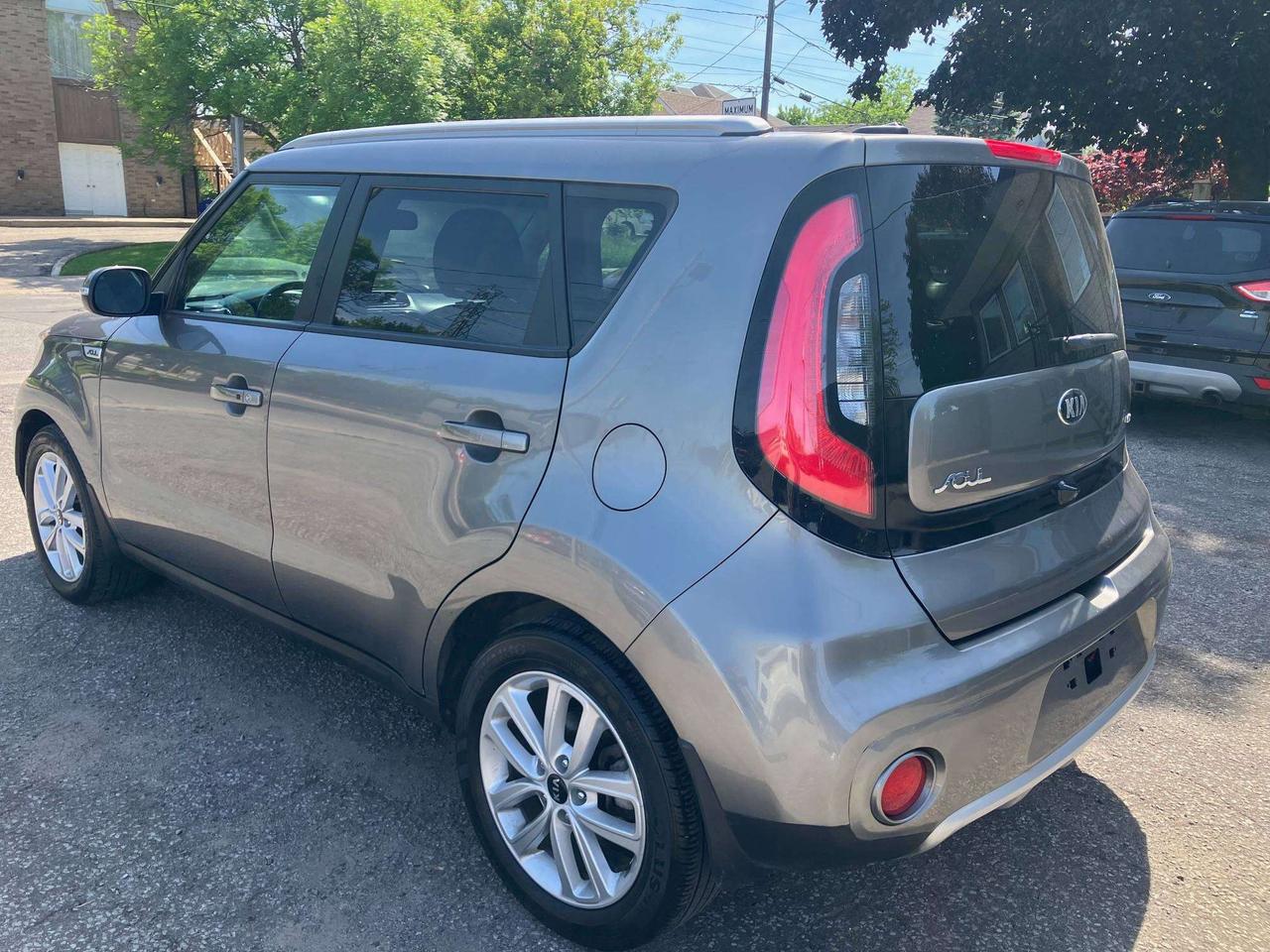 2018 Kia Soul EX Photo2