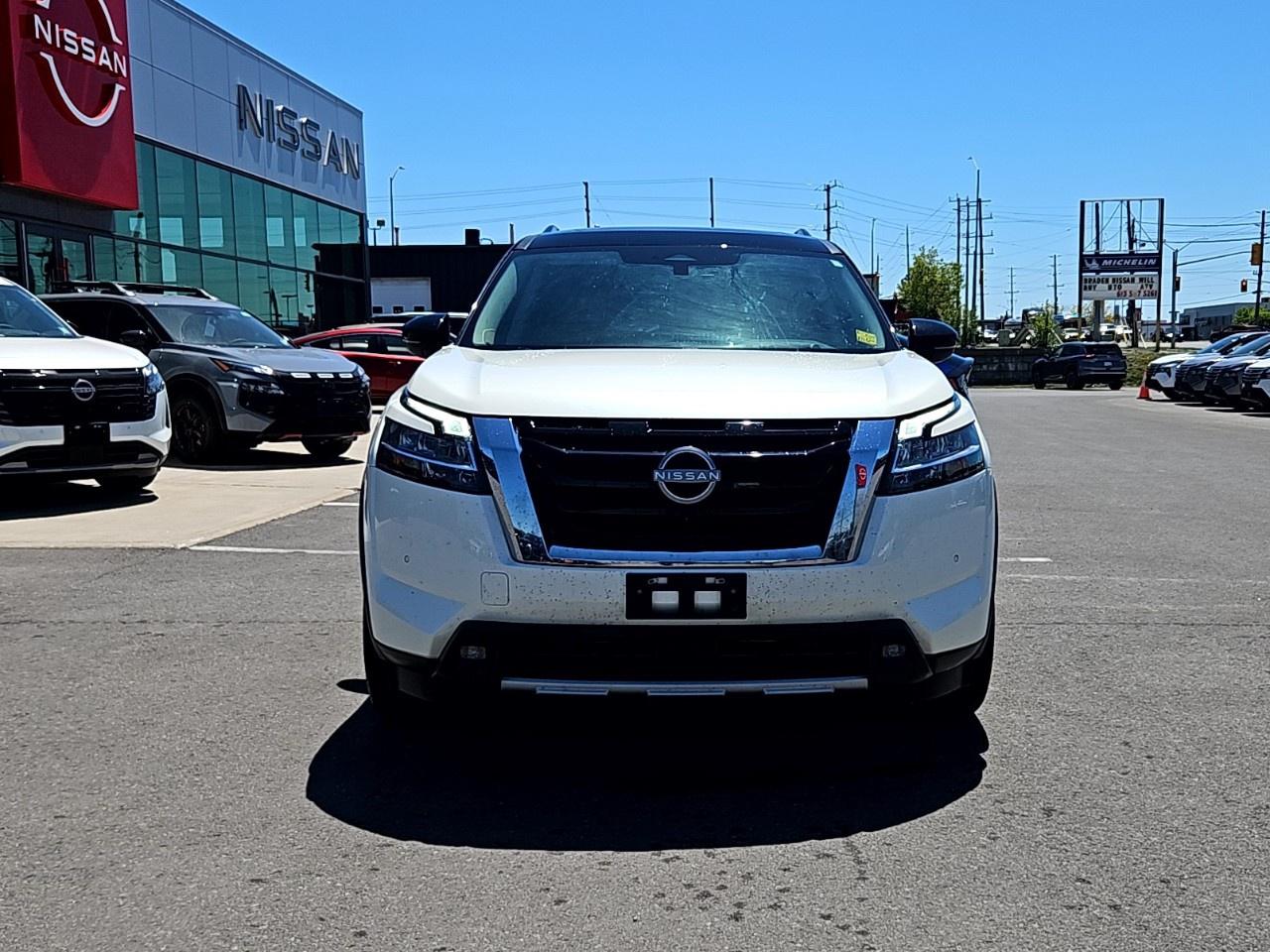 2024 Nissan Pathfinder Platinum 4WD Photo