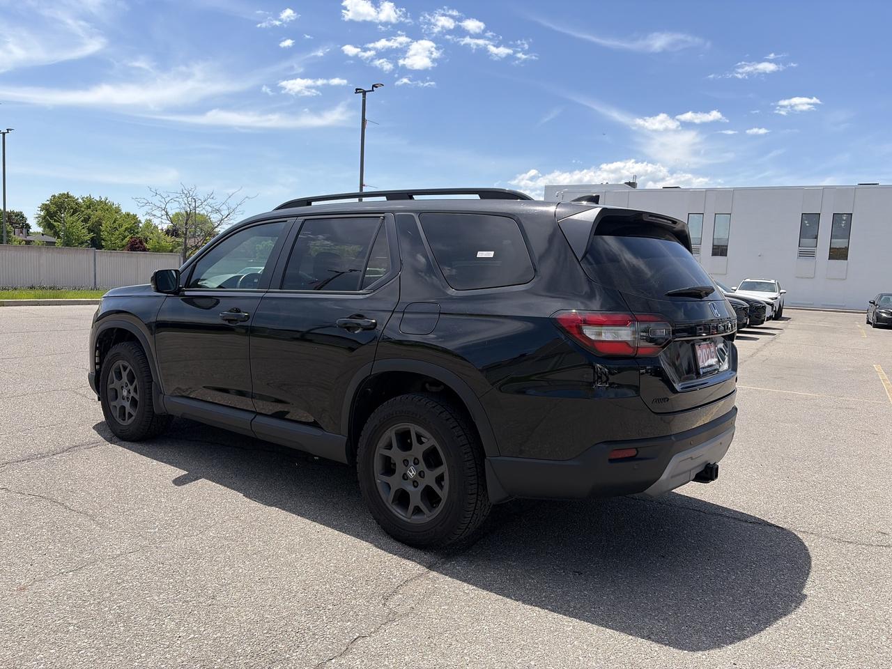 2025 Honda Pilot TrailSport AWD Photo