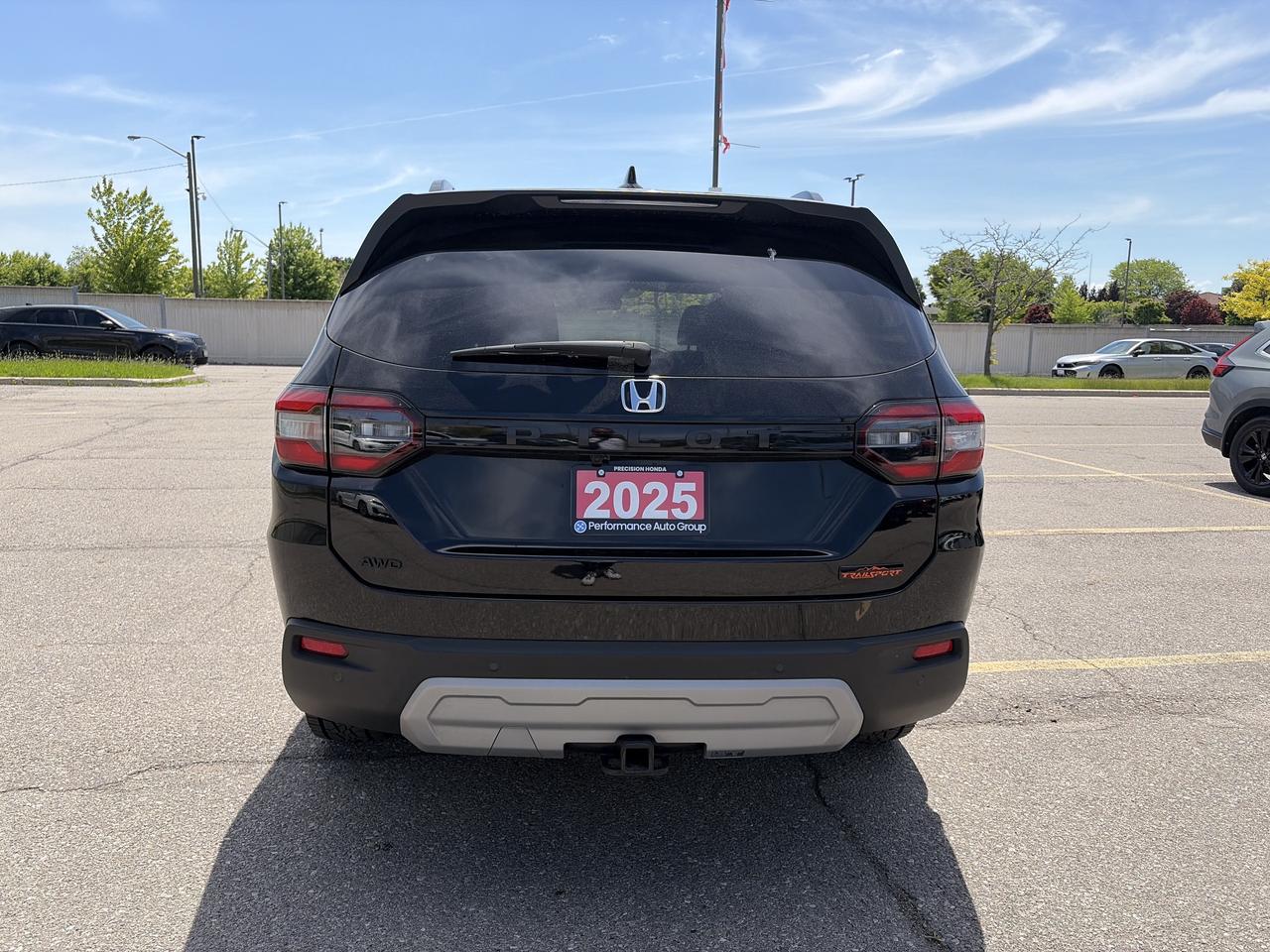 2025 Honda Pilot TrailSport AWD Photo4