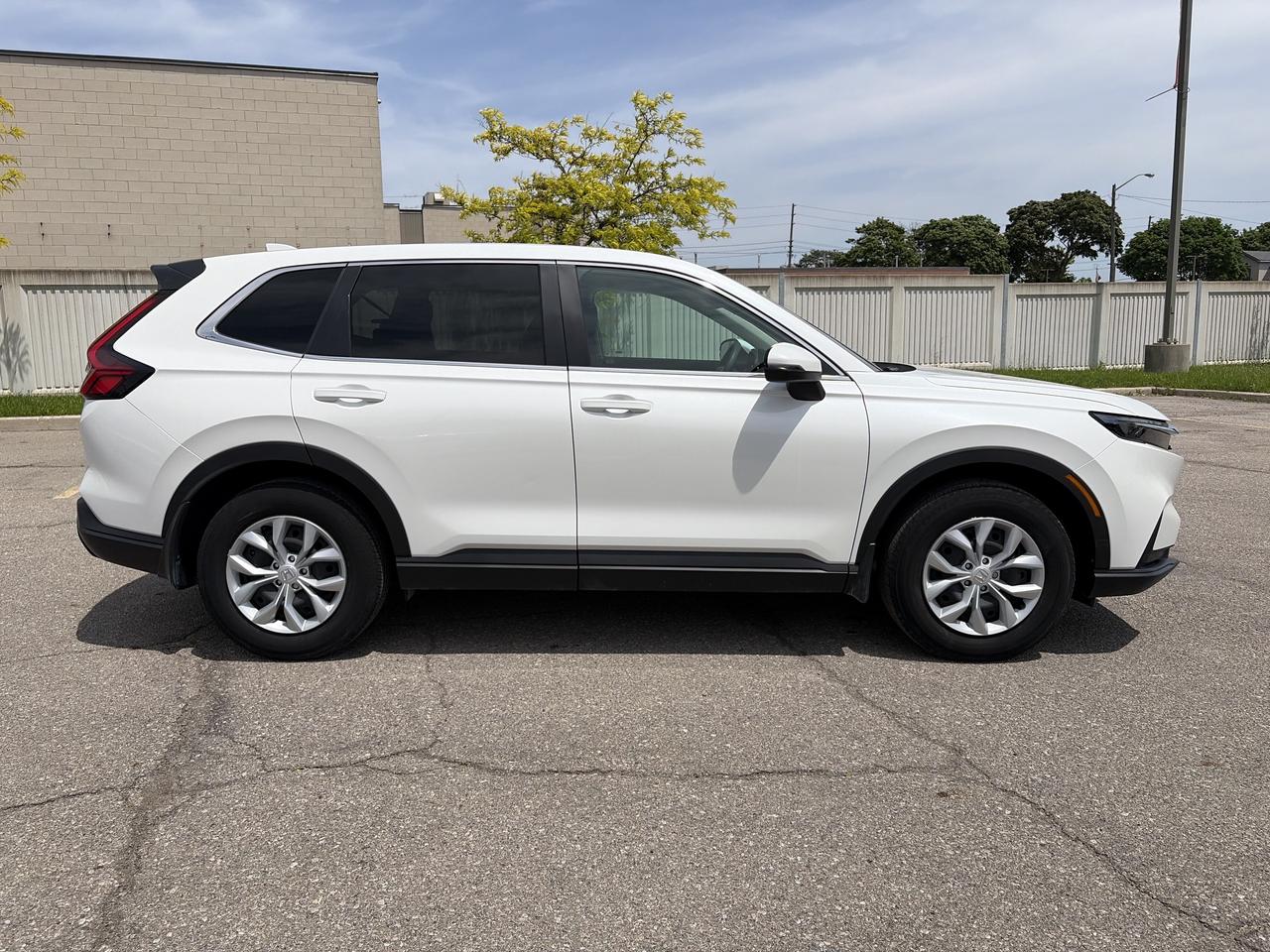 2023 Honda CR-V LX-B AWD  Heated Seats  Rear Camera CarPlay Photo