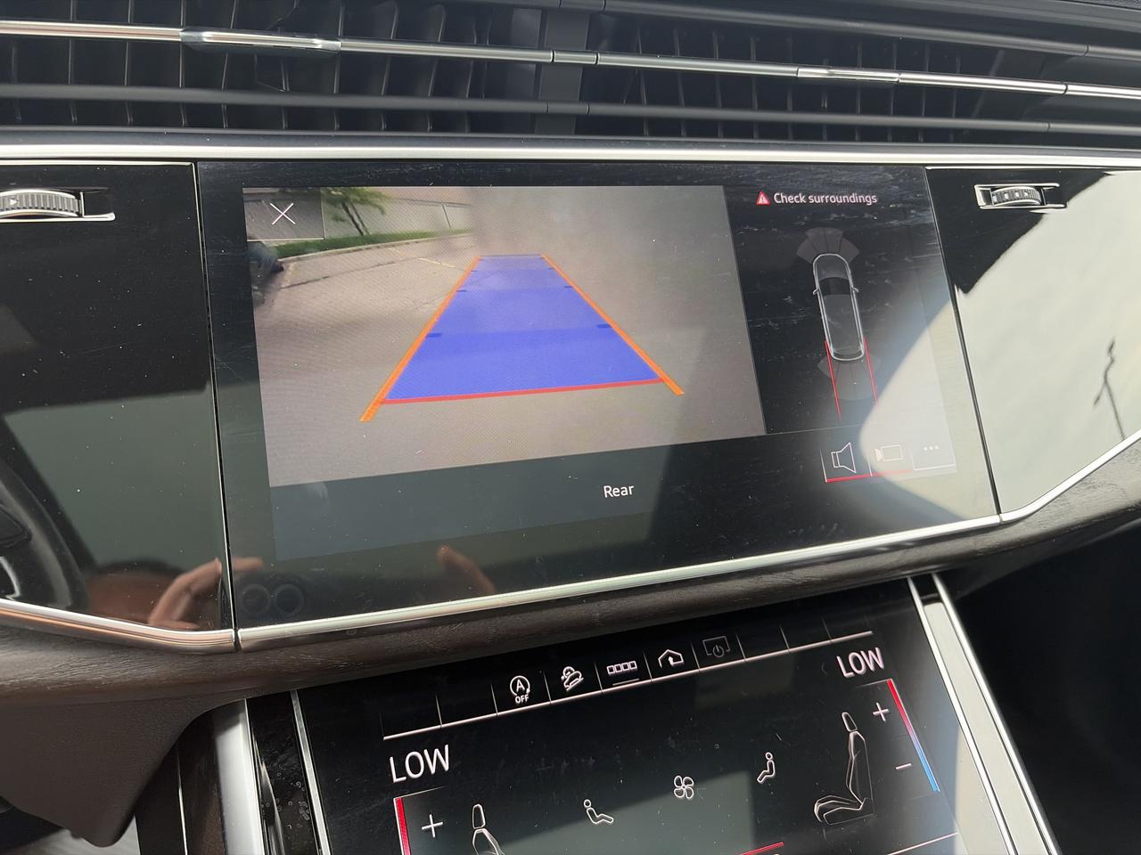 2021 Audi Q7 Komfort Leather Sunroof Parking Sensors Photo