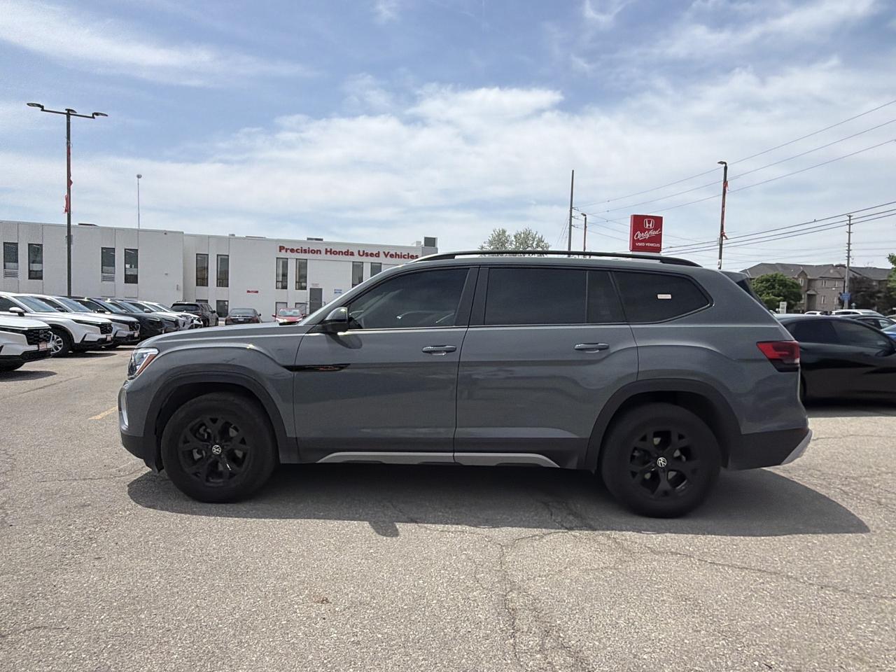2024 Volkswagen Atlas Peak Edition Photo