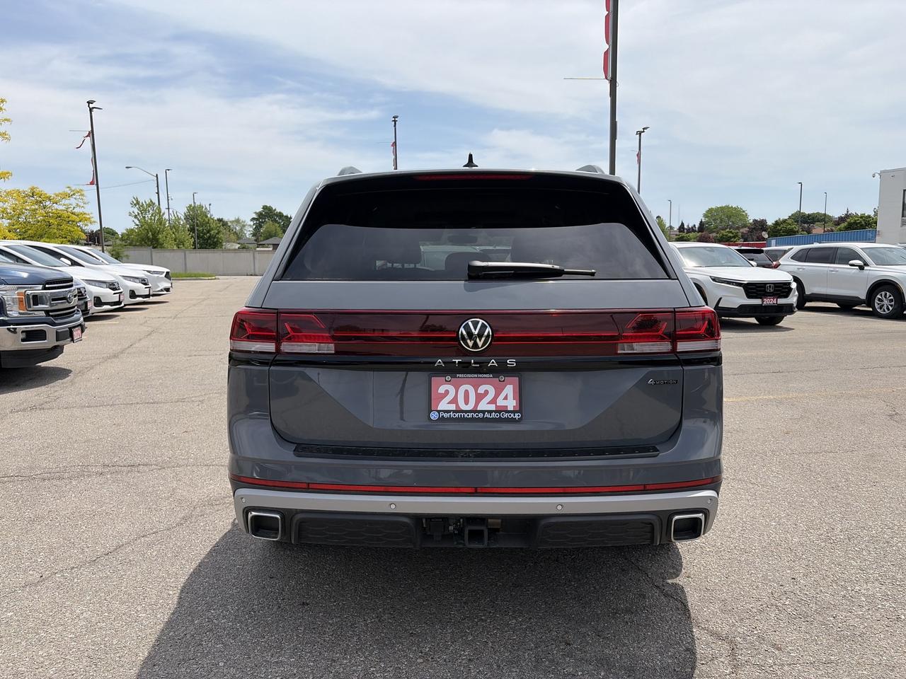 2024 Volkswagen Atlas Peak Edition Photo