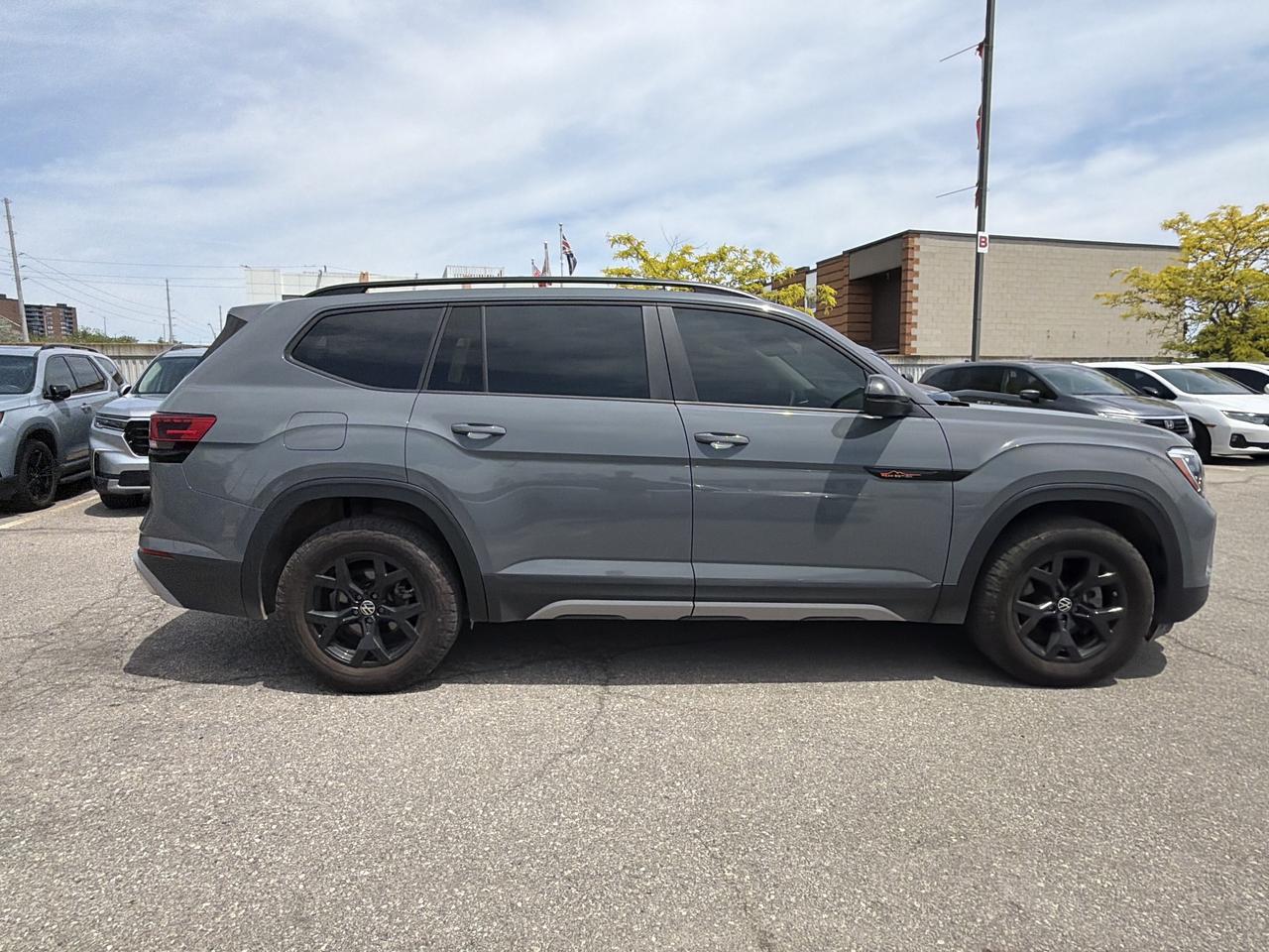 2024 Volkswagen Atlas Peak Edition Photo
