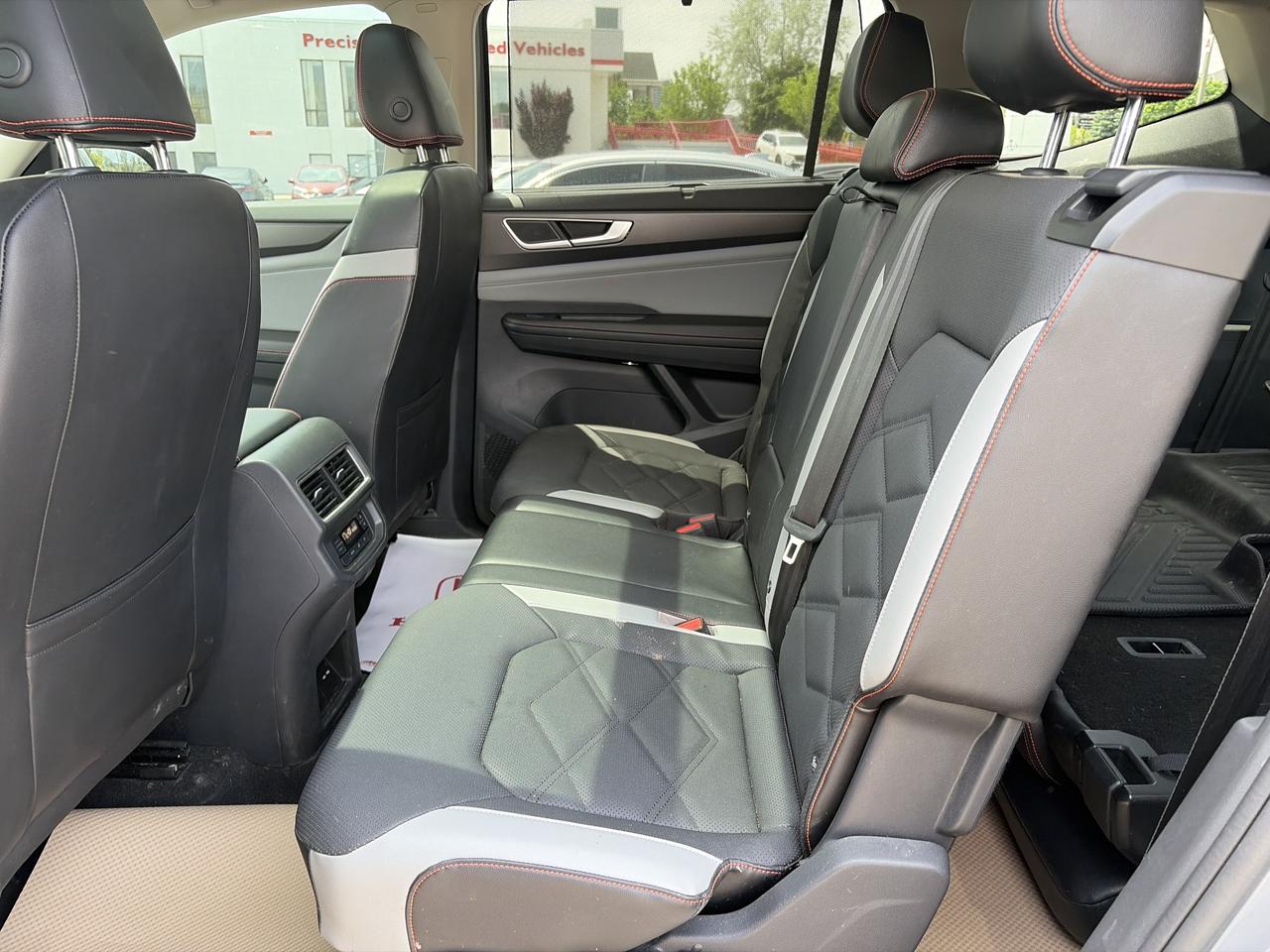 2024 Volkswagen Atlas Peak Edition Photo