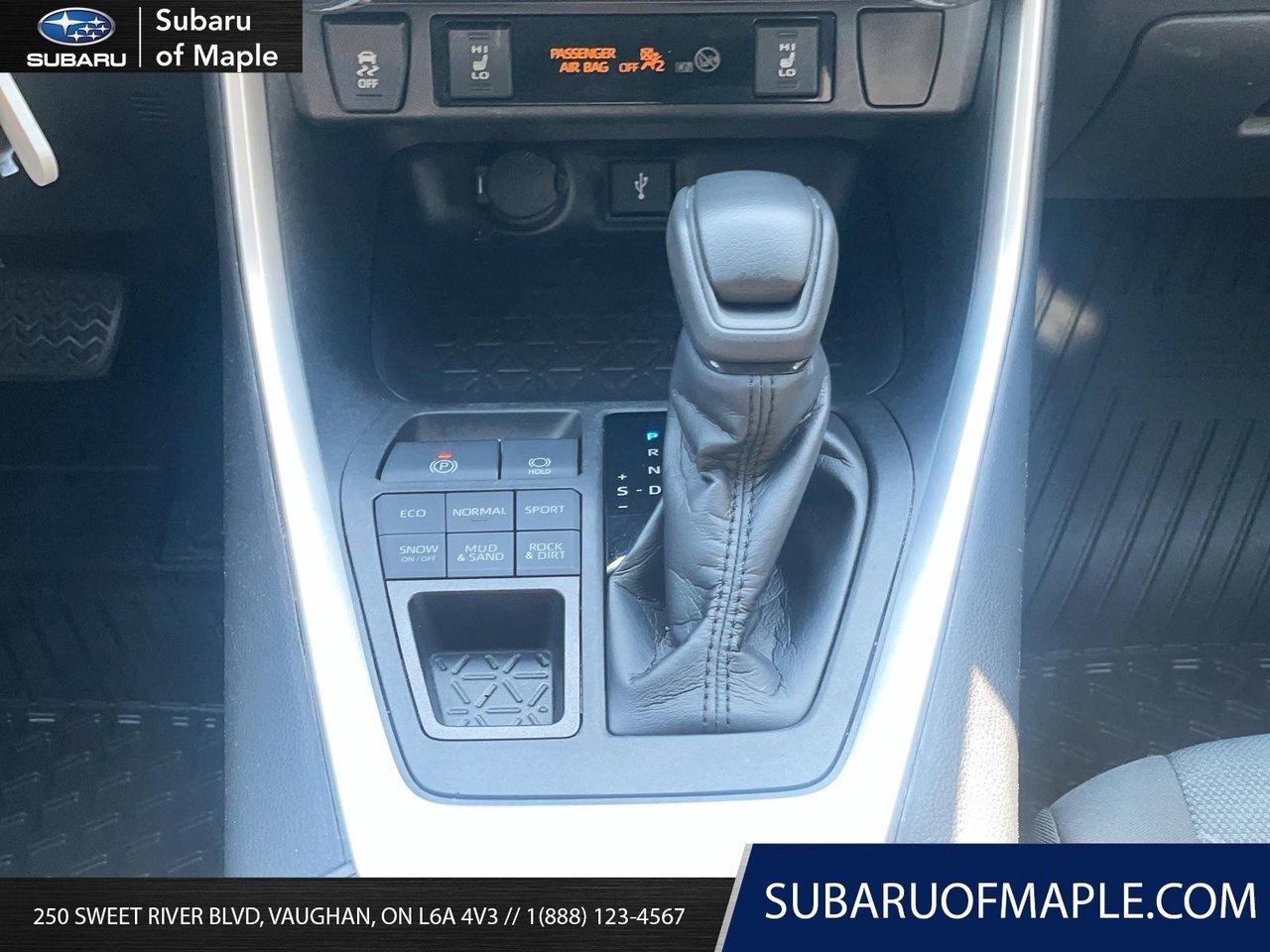 2020 Toyota RAV4 LE AWD Photo