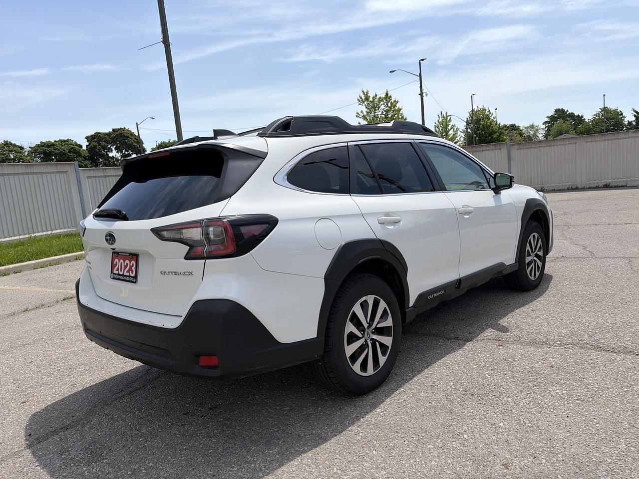2023 Subaru Outback Touring Photo4