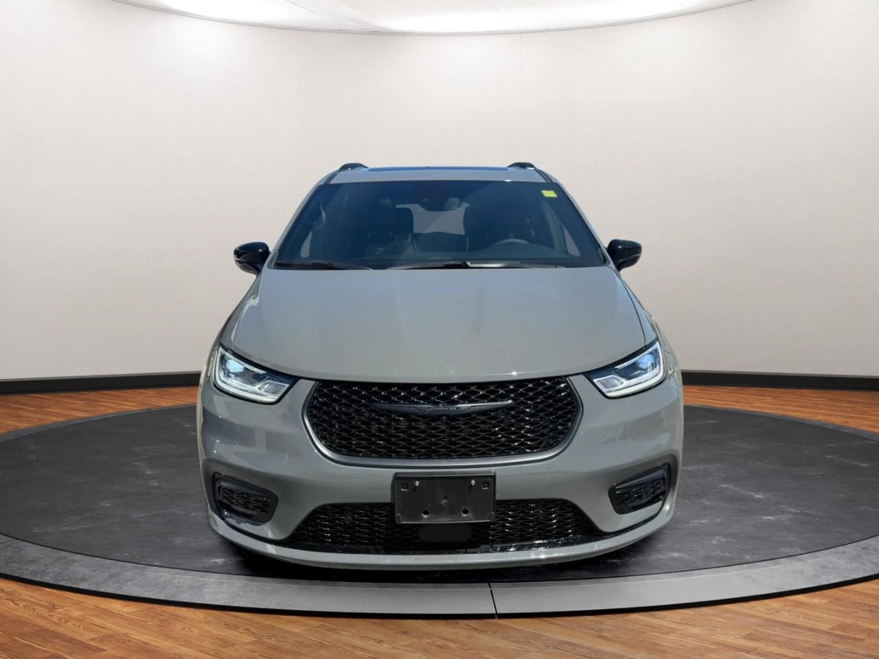 2024 Chrysler Pacifica Limited Photo