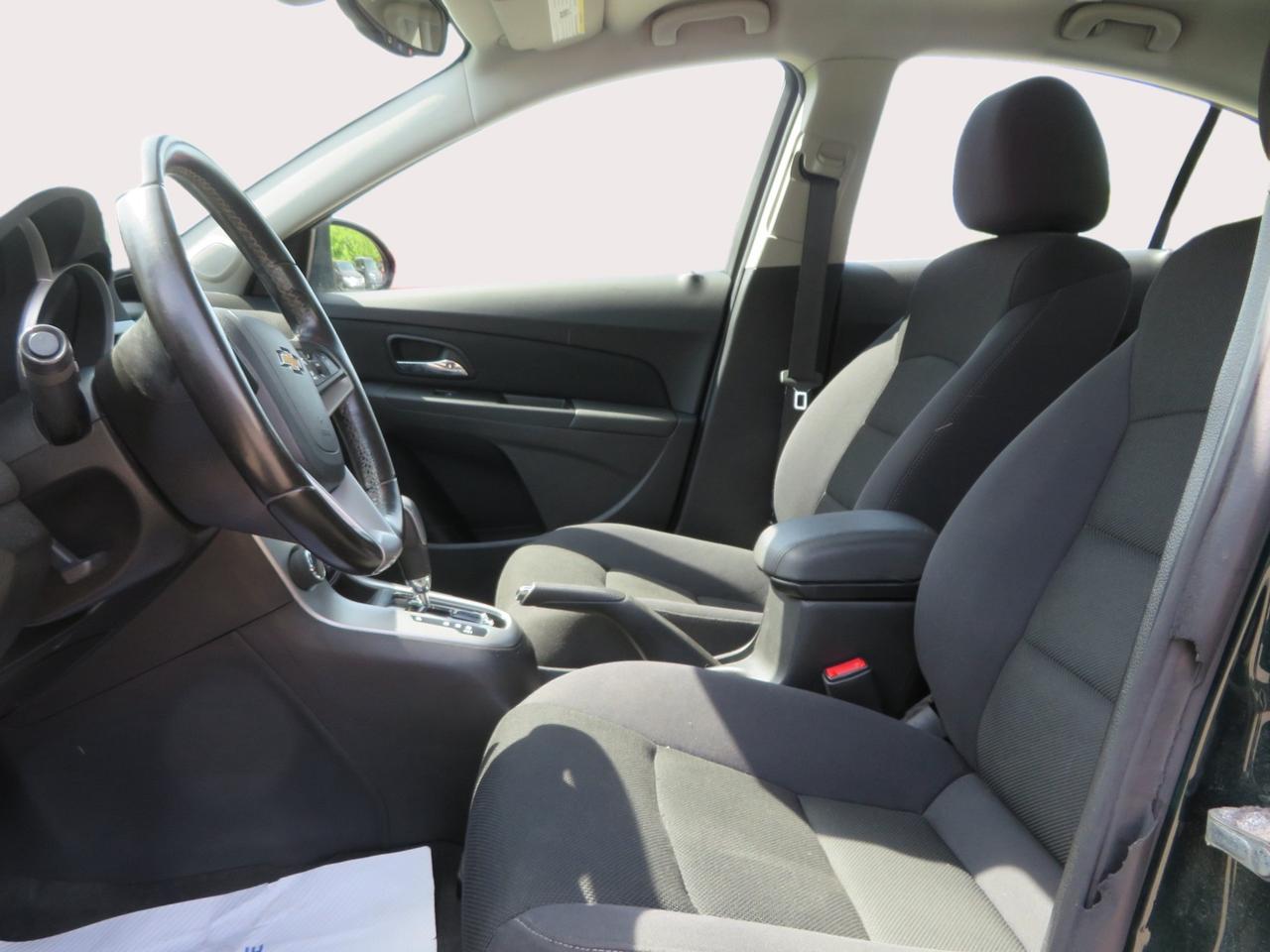 2014 Chevrolet Cruze 4dr Sdn 1LT Photo