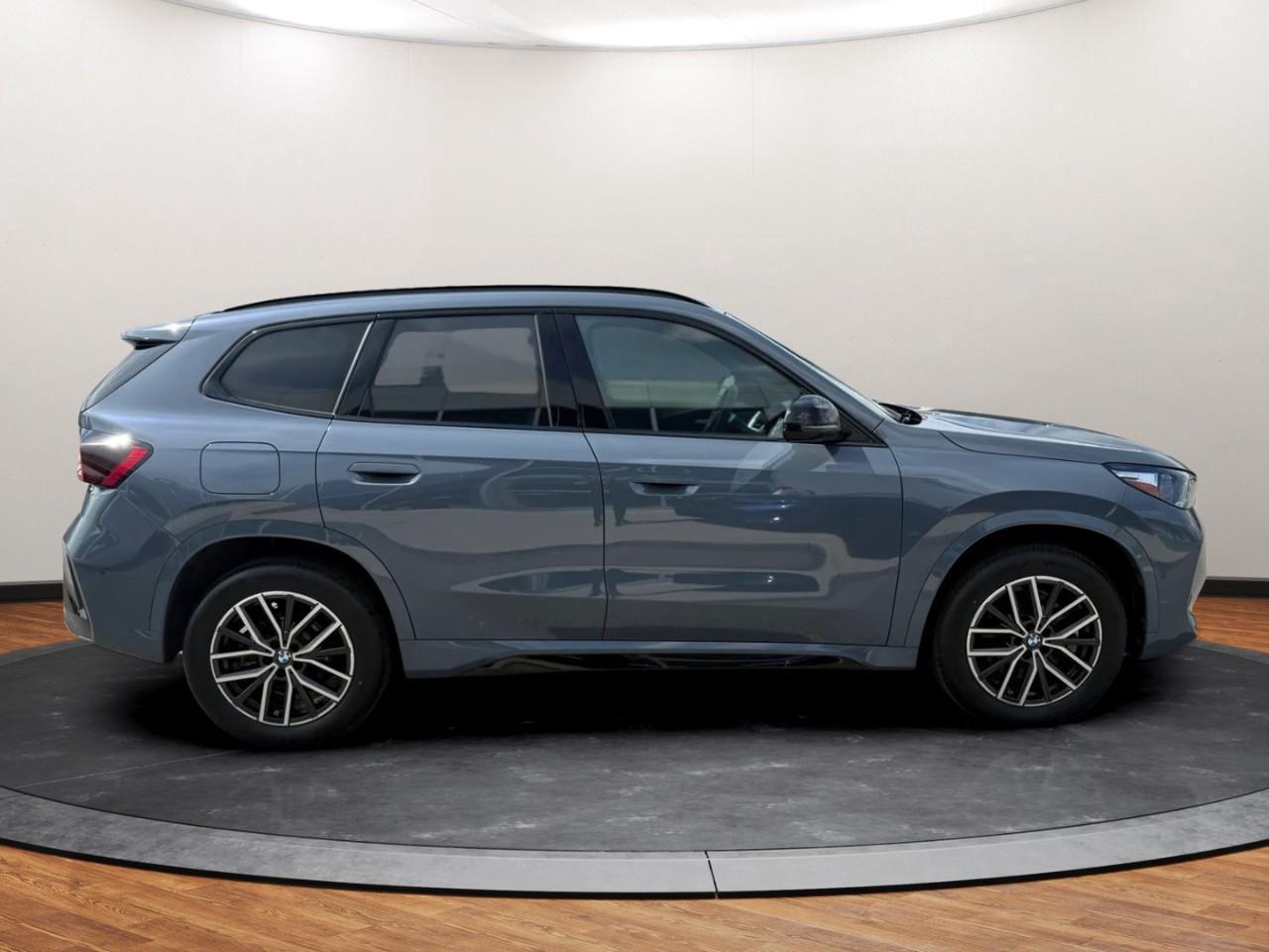 2026 BMW X1 xDrive28i Photo