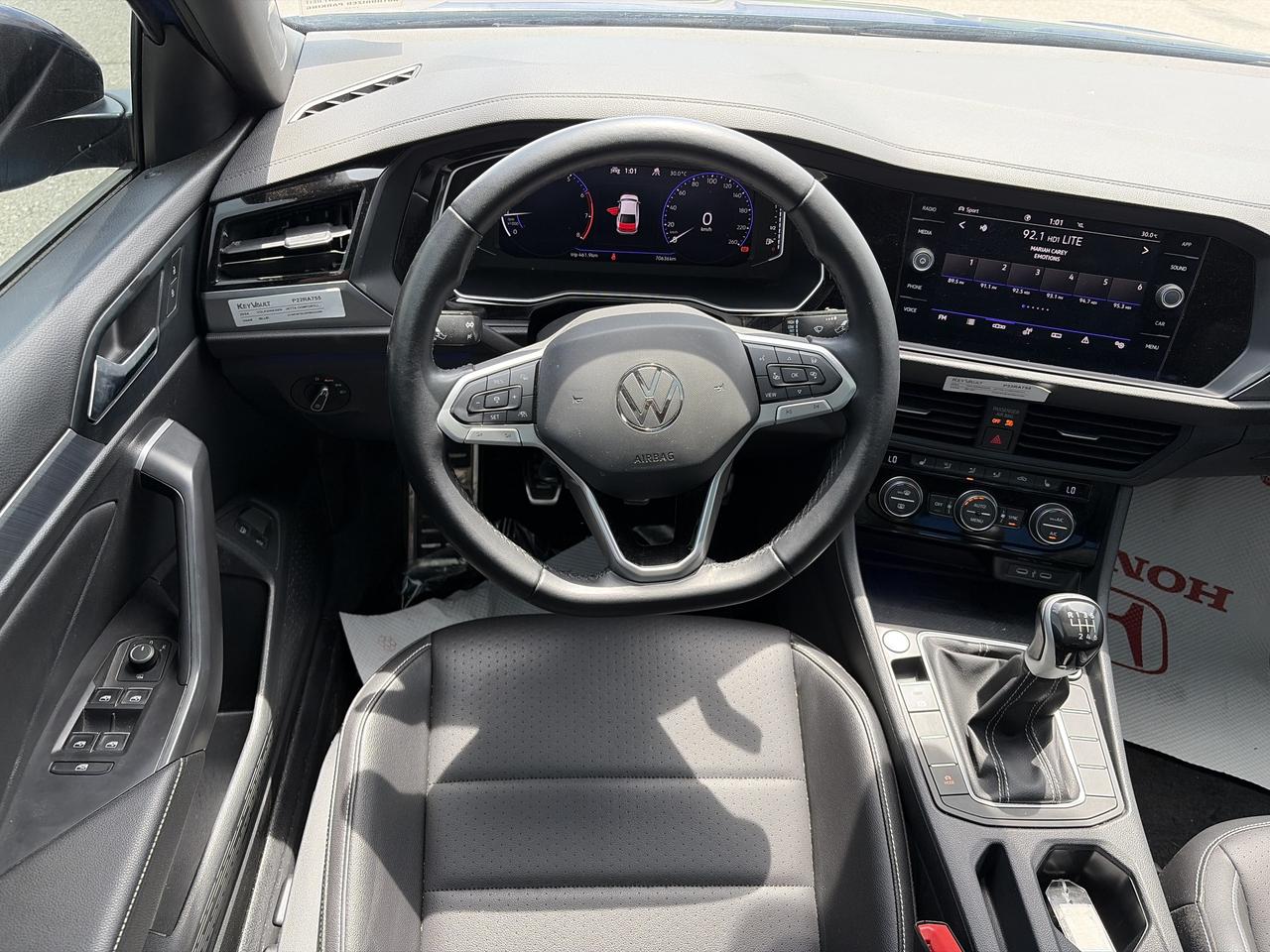 2024 Volkswagen Jetta Comfortline Leather Sunroof CarPlay Photo