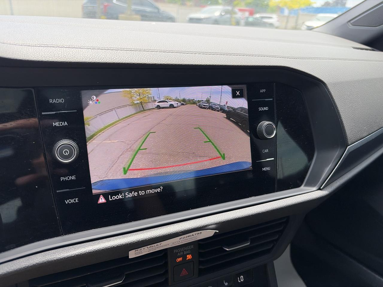 2024 Volkswagen Jetta Comfortline Leather Sunroof CarPlay Photo