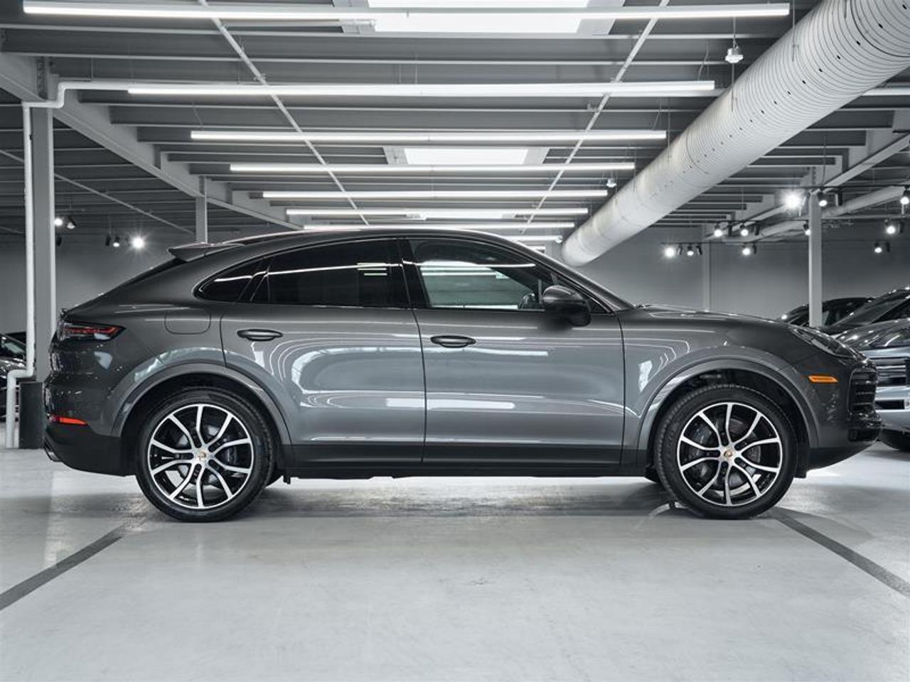 2023 Porsche Cayenne Coupe Photo4