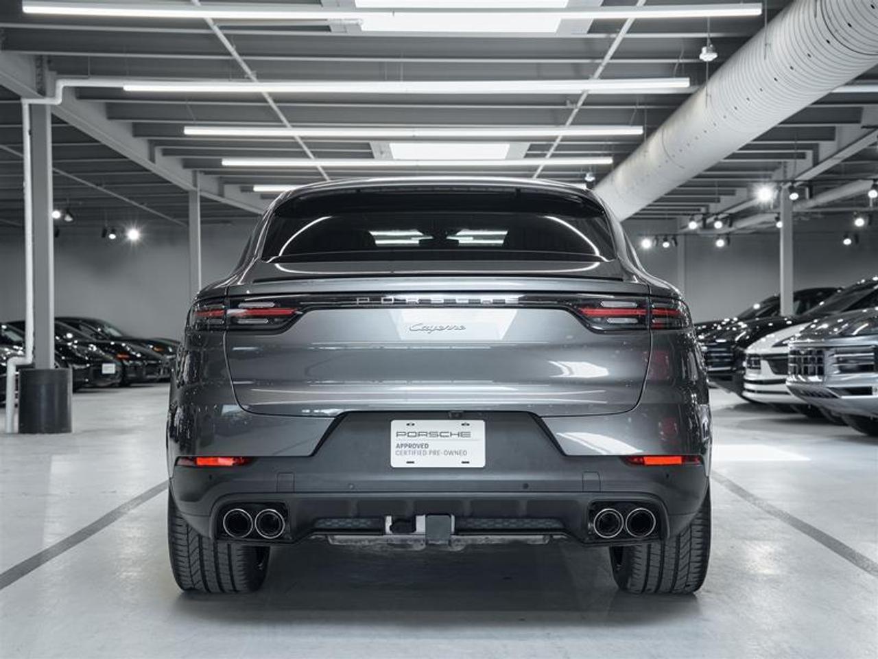 2023 Porsche Cayenne Coupe Photo3