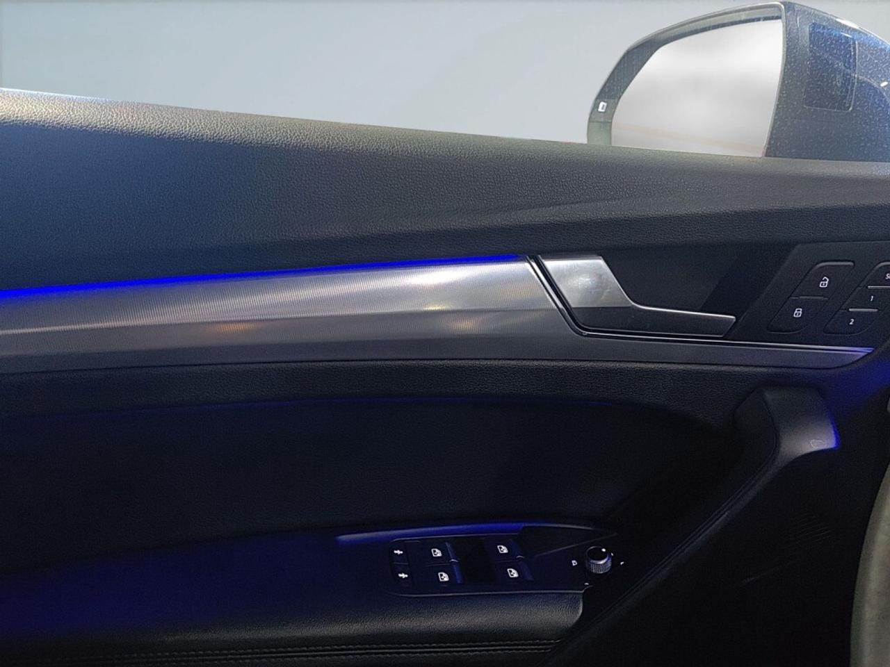 2020 Audi Q5 The Only Q5 E Hybrid Technik S-Line In Canada  Ver Photo3