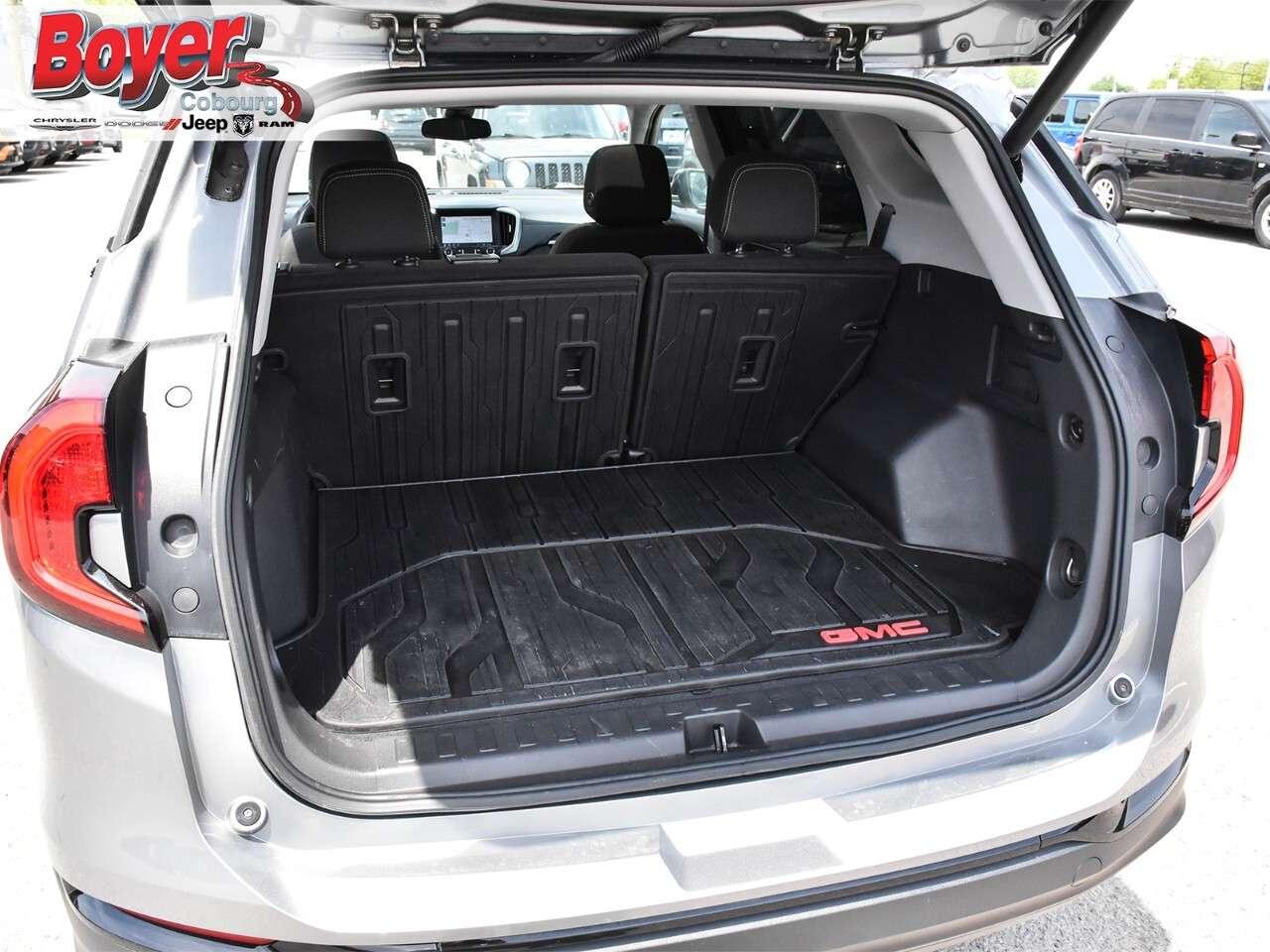 2023 GMC Terrain AWD SLE One Owner, dealer serviced, Power Moonroof Photo