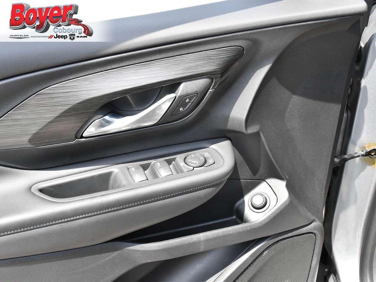 2023 GMC Terrain AWD SLE One Owner, dealer serviced, Power Moonroof Photo