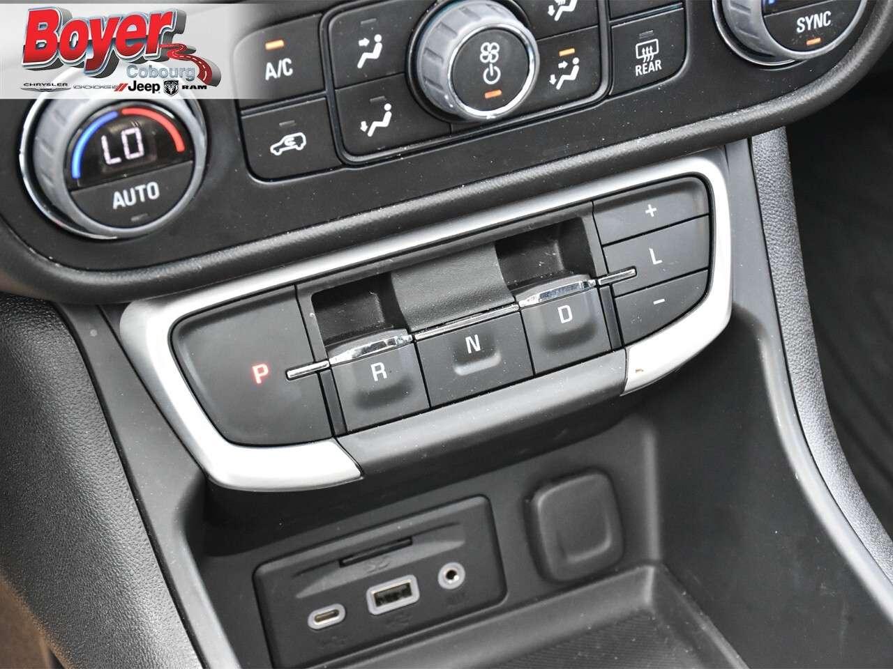 2023 GMC Terrain AWD SLE One Owner, dealer serviced, Power Moonroof Photo
