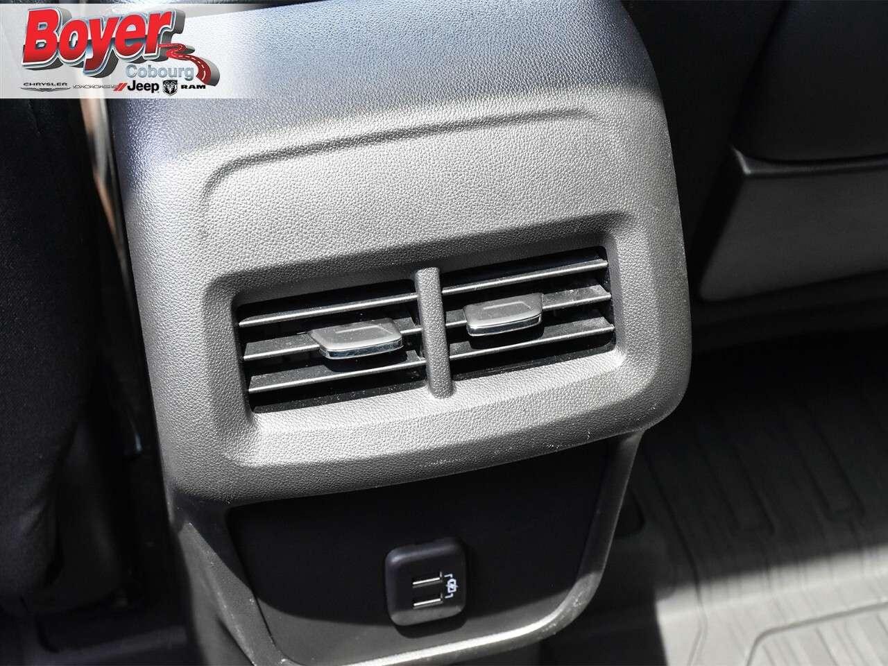 2023 GMC Terrain AWD SLE One Owner, dealer serviced, Power Moonroof Photo