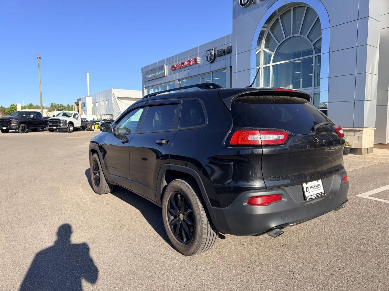 2014 Jeep Cherokee 4WD 4dr North Photo