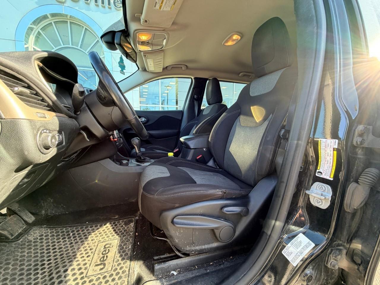 2014 Jeep Cherokee 4WD 4dr North Photo