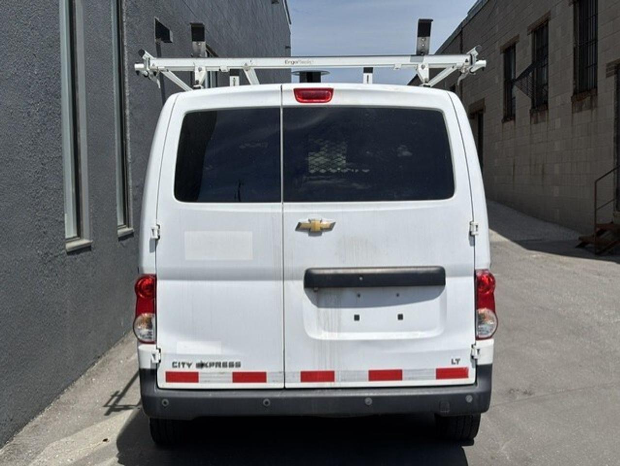 2015 Chevrolet City Express LT LADDER RACKS-DIVIDER-SHELVES-WINTER/SUMMER TIRE Photo