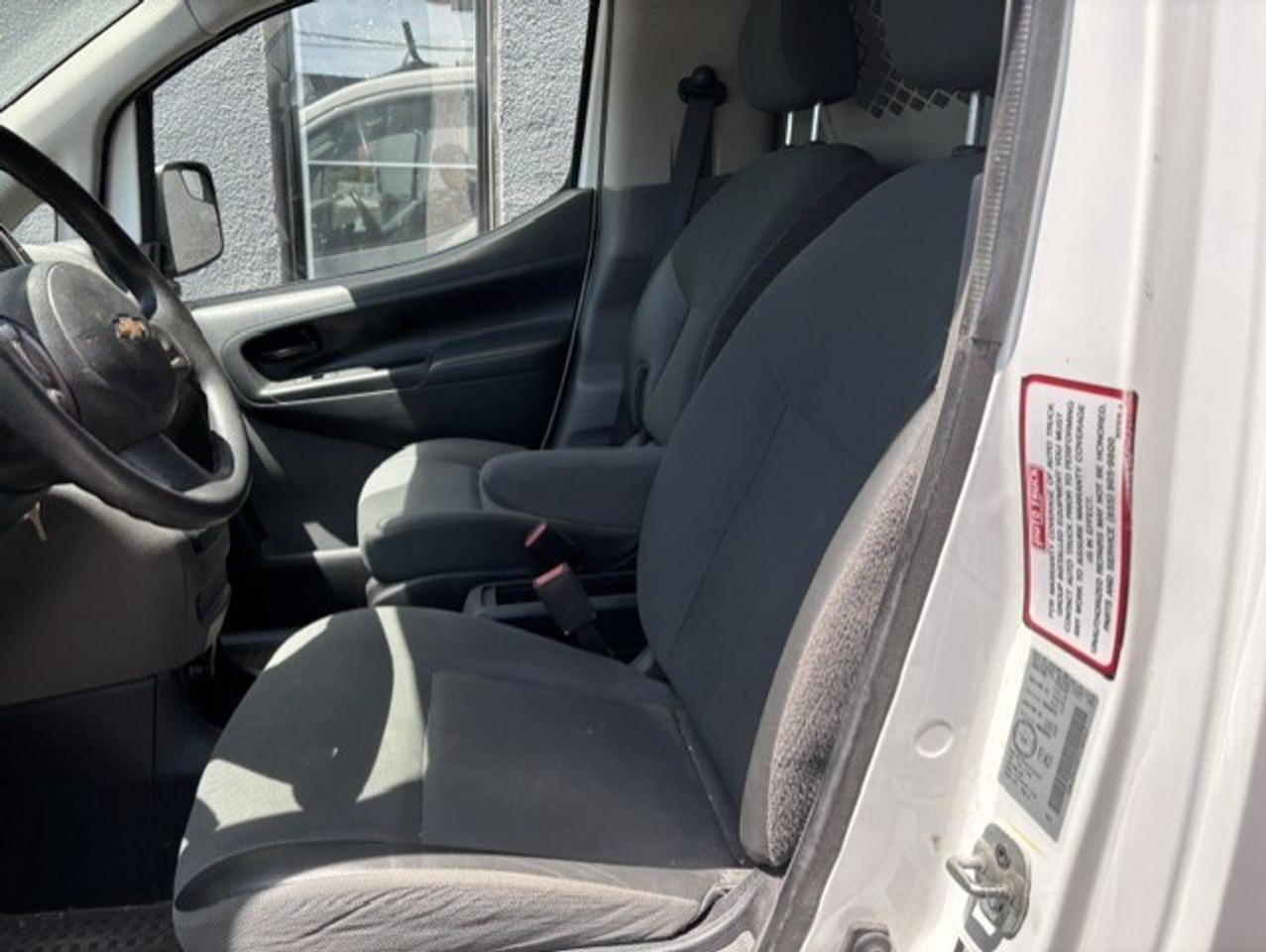 2015 Chevrolet City Express LT LADDER RACKS-DIVIDER-SHELVES-WINTER/SUMMER TIRE Photo