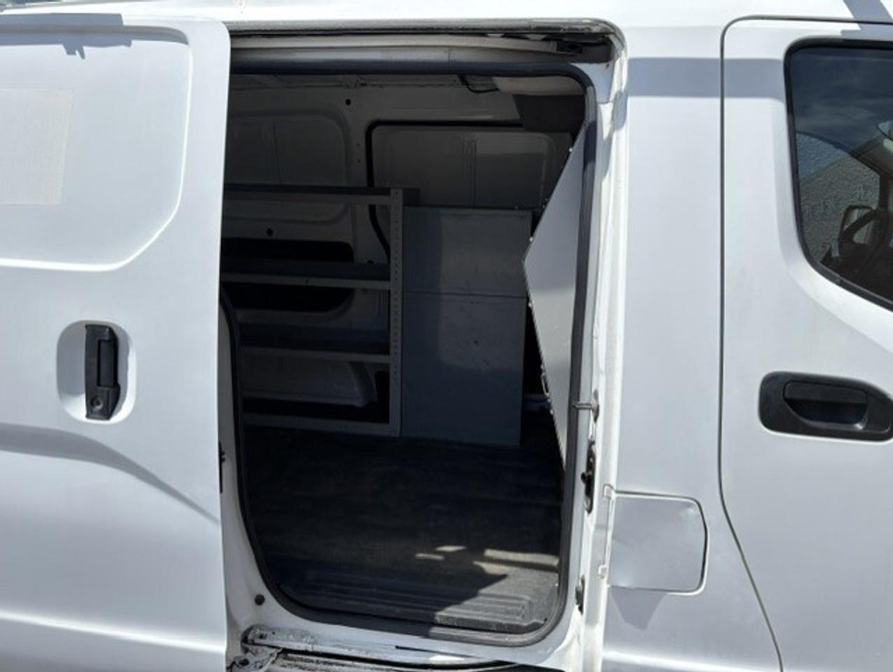 2015 Chevrolet City Express LT LADDER RACKS-DIVIDER-SHELVES-WINTER/SUMMER TIRE Photo