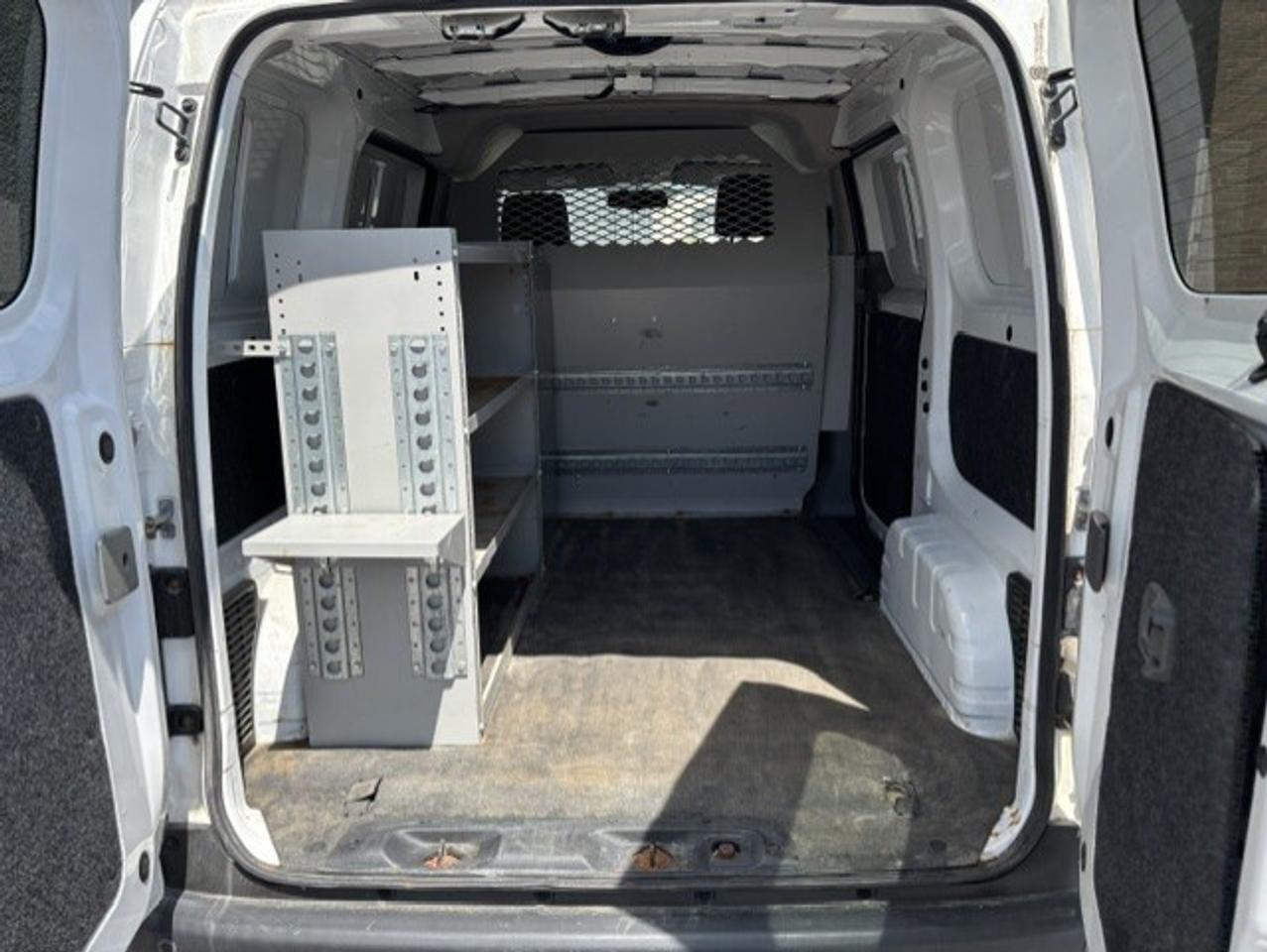 2015 Chevrolet City Express LT LADDER RACKS-DIVIDER-SHELVES-WINTER/SUMMER TIRE Photo
