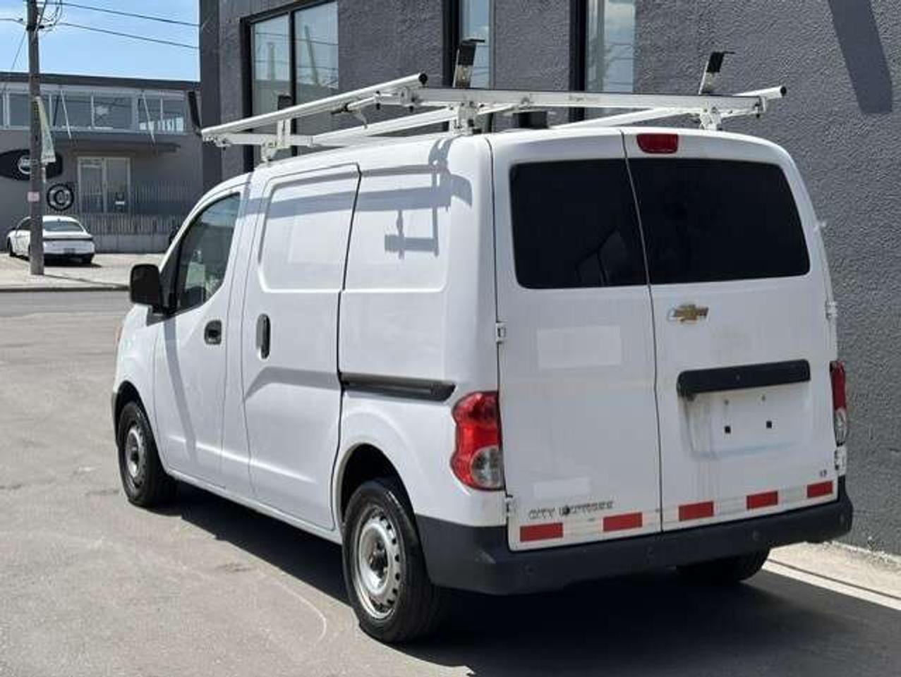 2015 Chevrolet City Express LT LADDER RACKS-DIVIDER-SHELVES-WINTER/SUMMER TIRE Photo