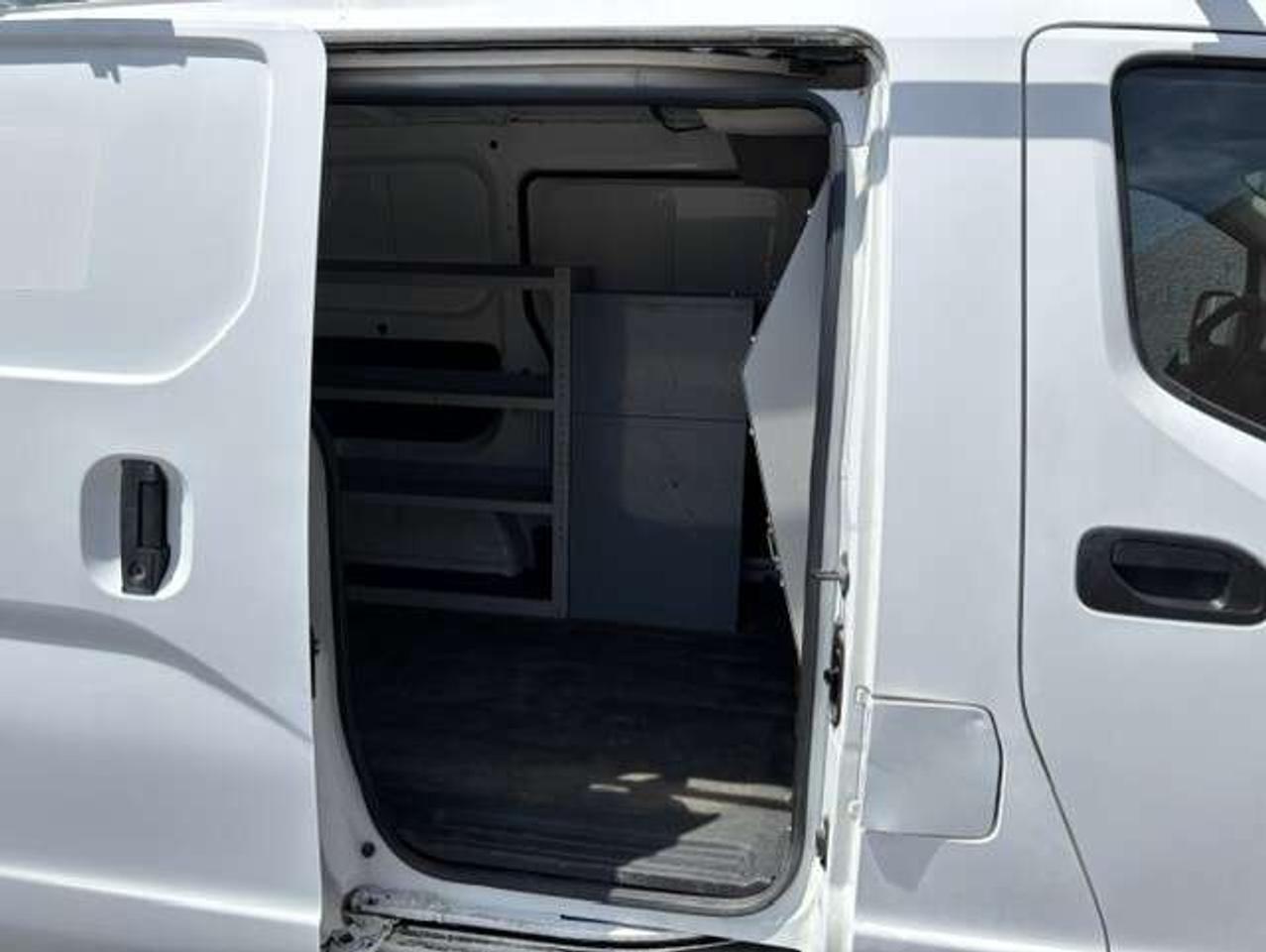2015 Chevrolet City Express LT LADDER RACKS-DIVIDER-SHELVES-WINTER/SUMMER TIRE Photo